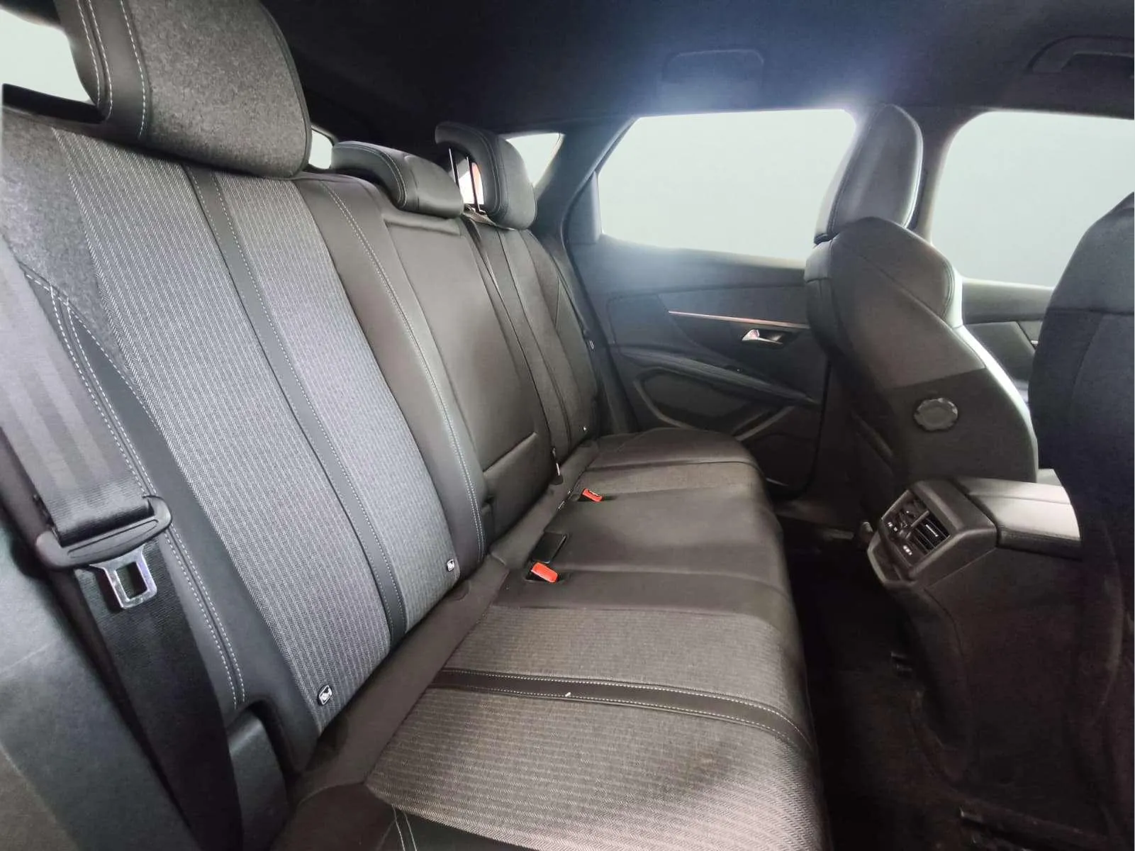 Peugeot 3008 1.5 BlueHDi Allure Pack EAT8 - foto 21