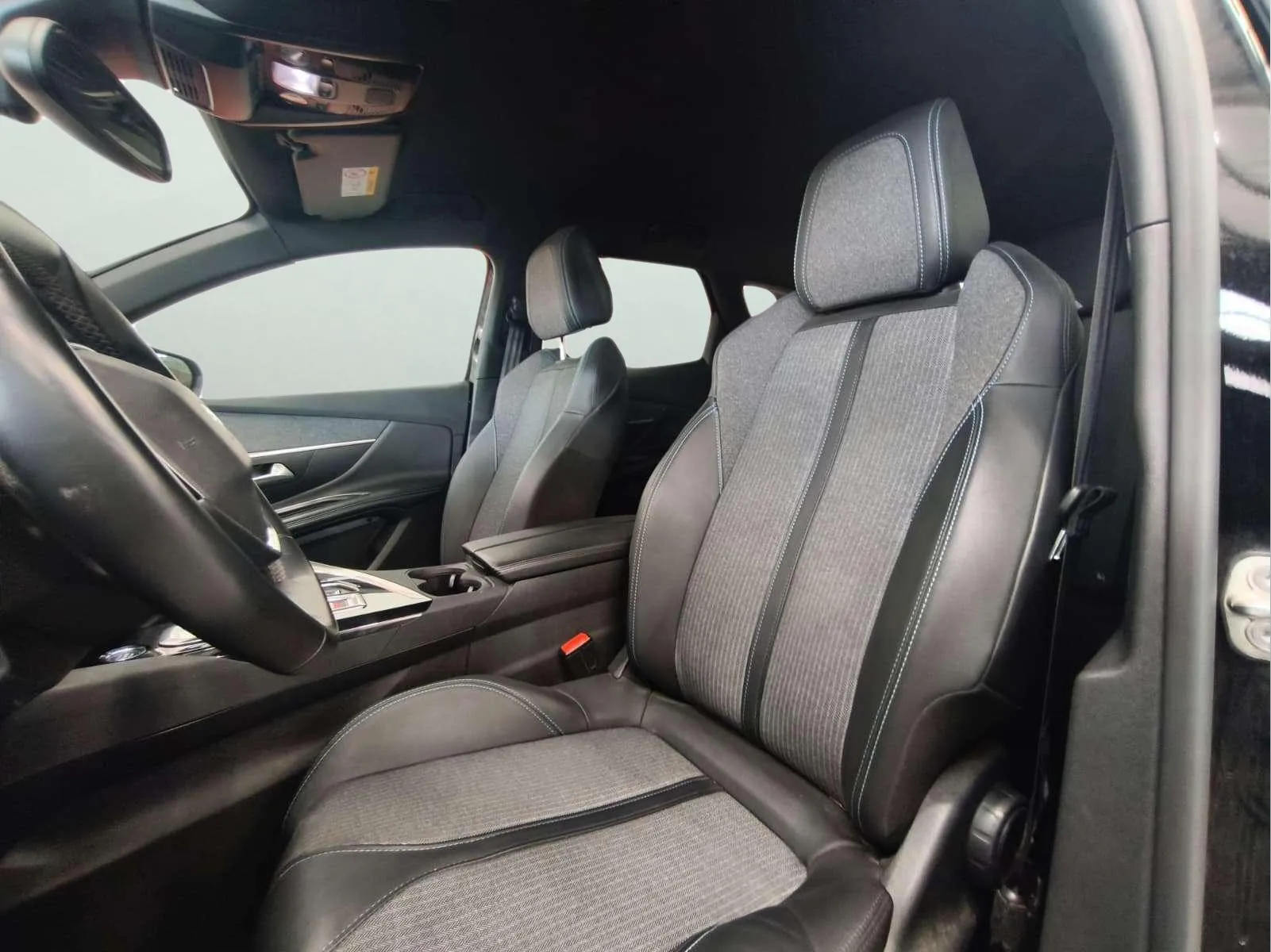 Peugeot 3008 1.5 BlueHDi Allure Pack EAT8 - foto 11