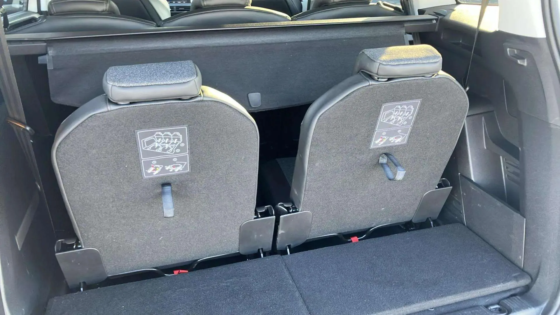 Peugeot 5008 1.5 BlueHDi Allure Pack EAT8 - foto 8