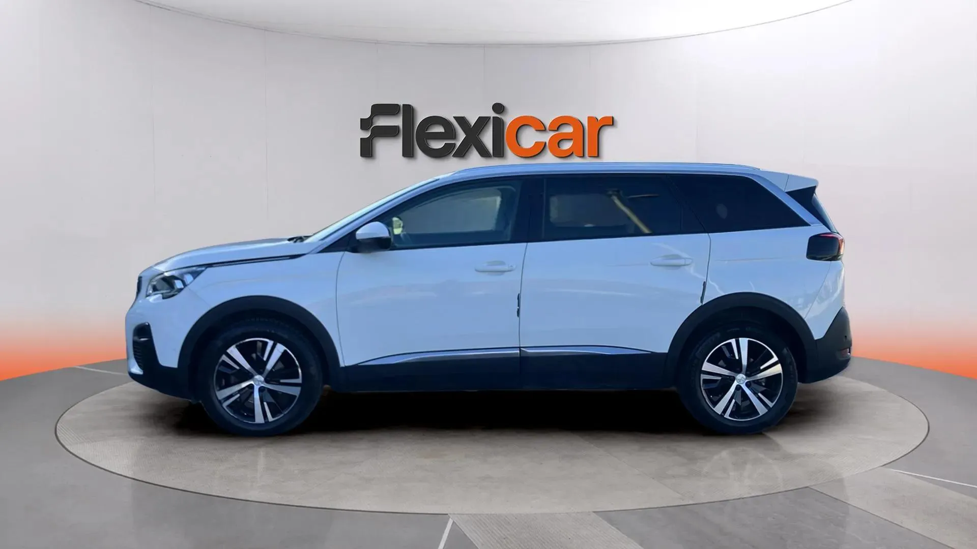 Peugeot 5008 1.5 BlueHDi Allure Pack EAT8 - foto 4