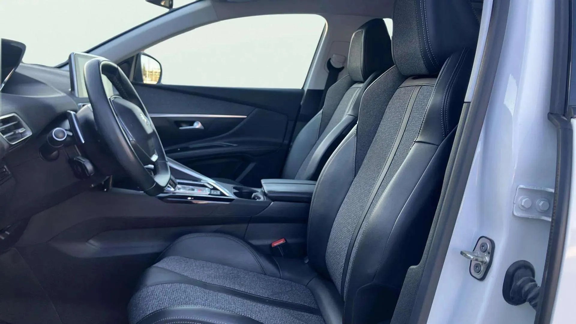 Peugeot 5008 1.5 BlueHDi Allure Pack EAT8 - foto 15