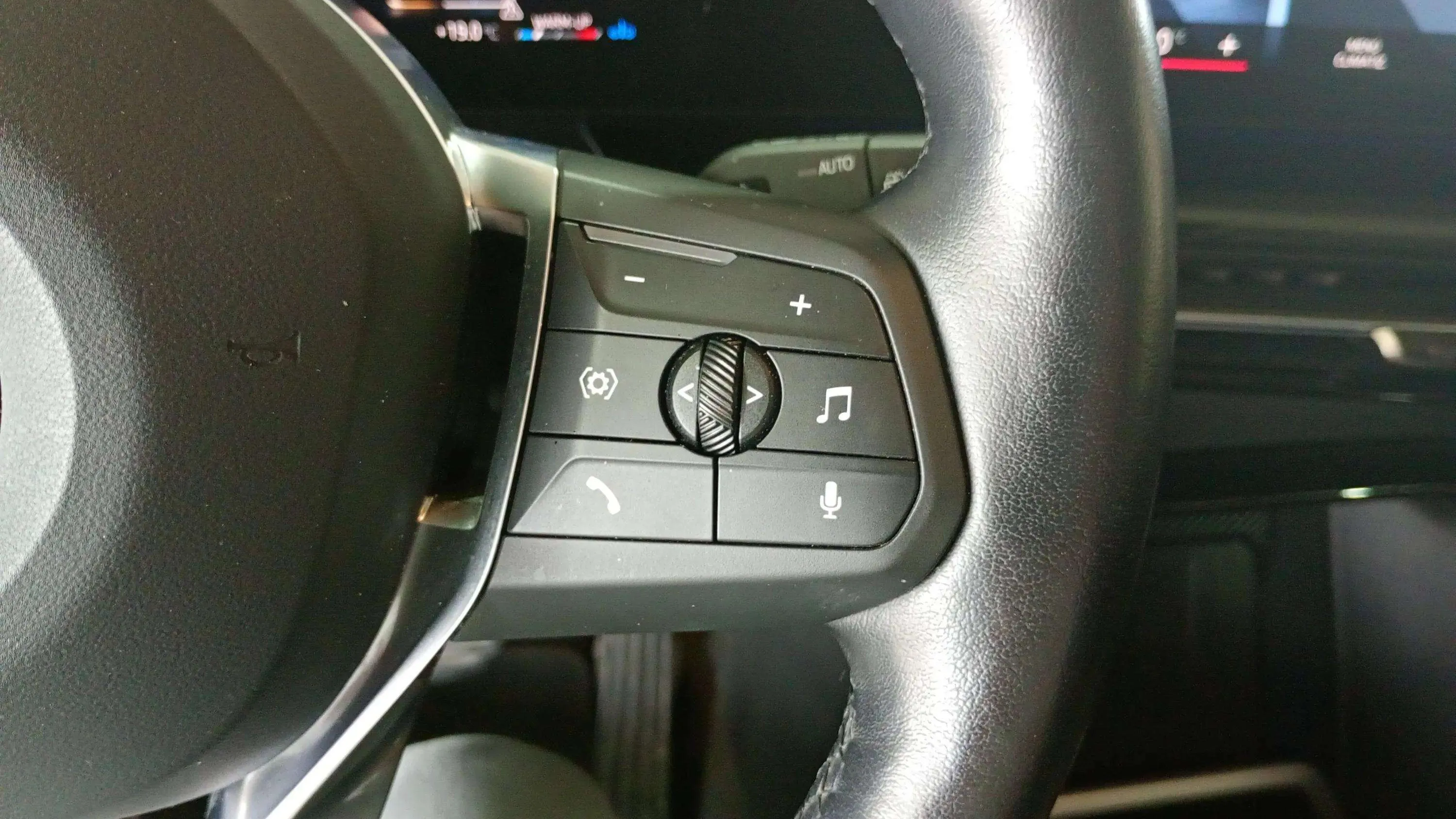 BMW X1 sDrive18i - foto 29