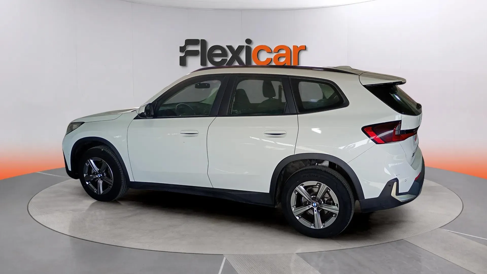 BMW X1 sDrive18i - foto 4