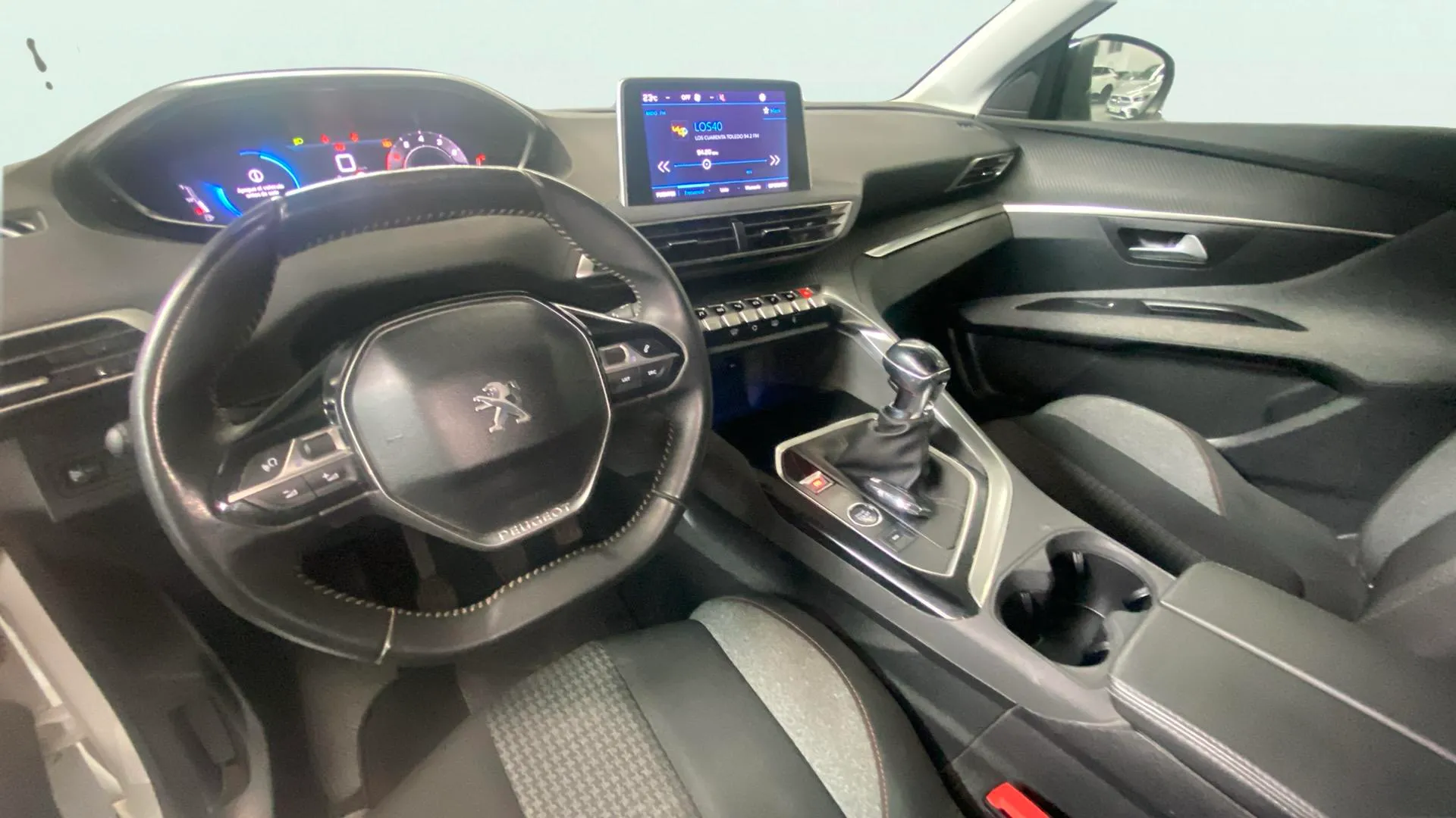 Peugeot 3008 1.2 PureTech Allure - foto 12