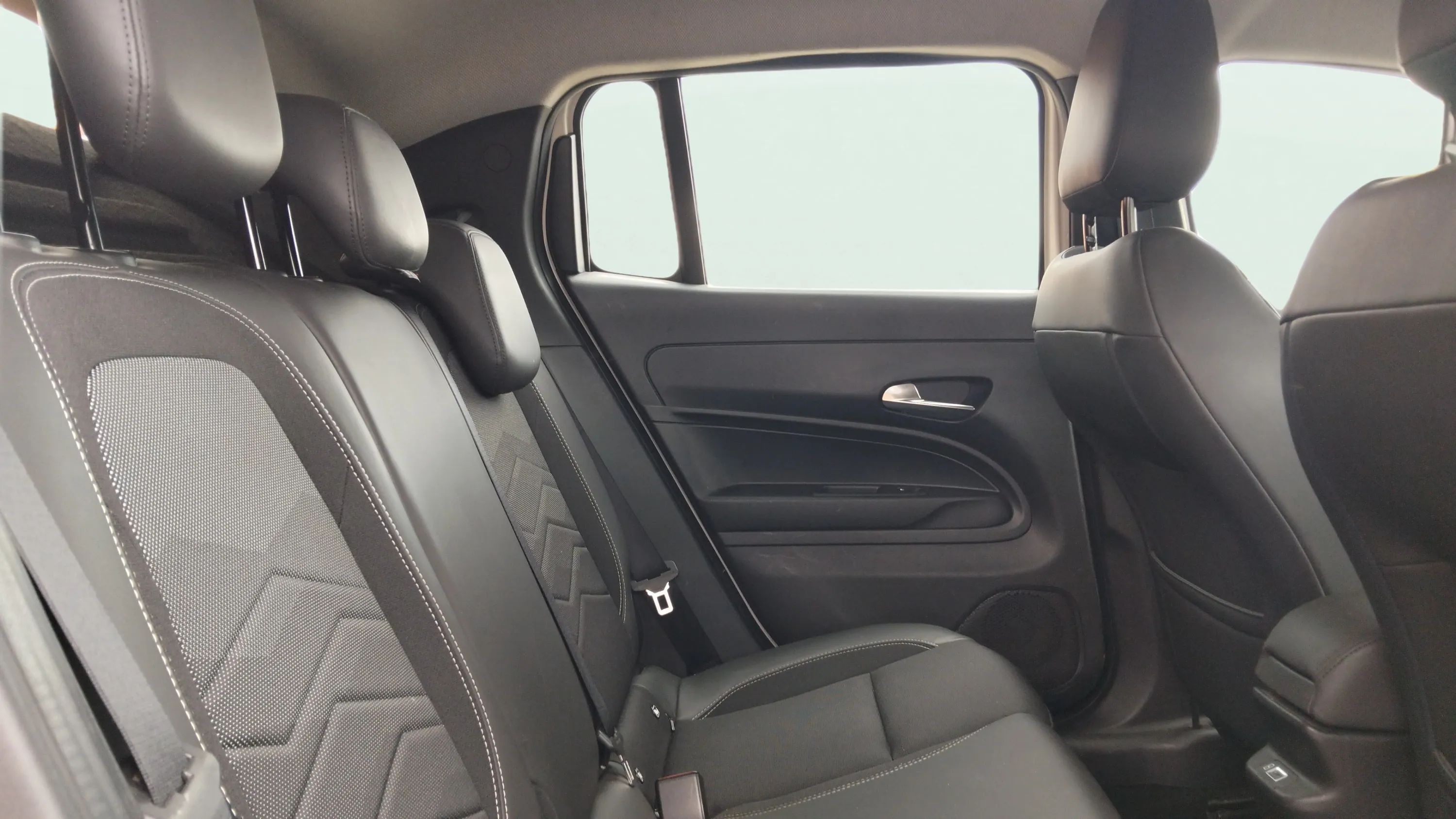 Jeep Avenger 1.2 G Altitude - foto 12