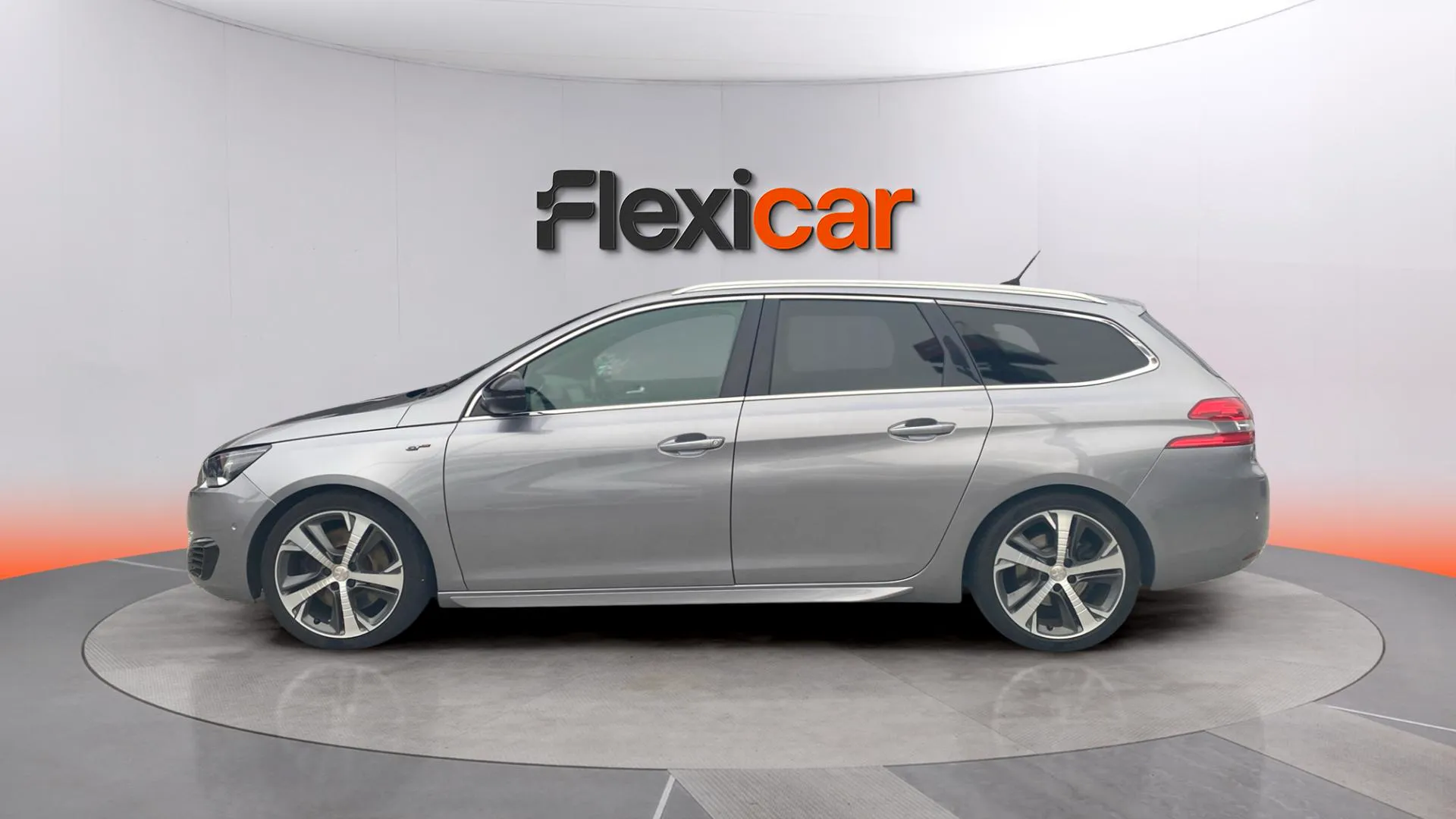 Peugeot 308 SW GT EAT6 - foto 5