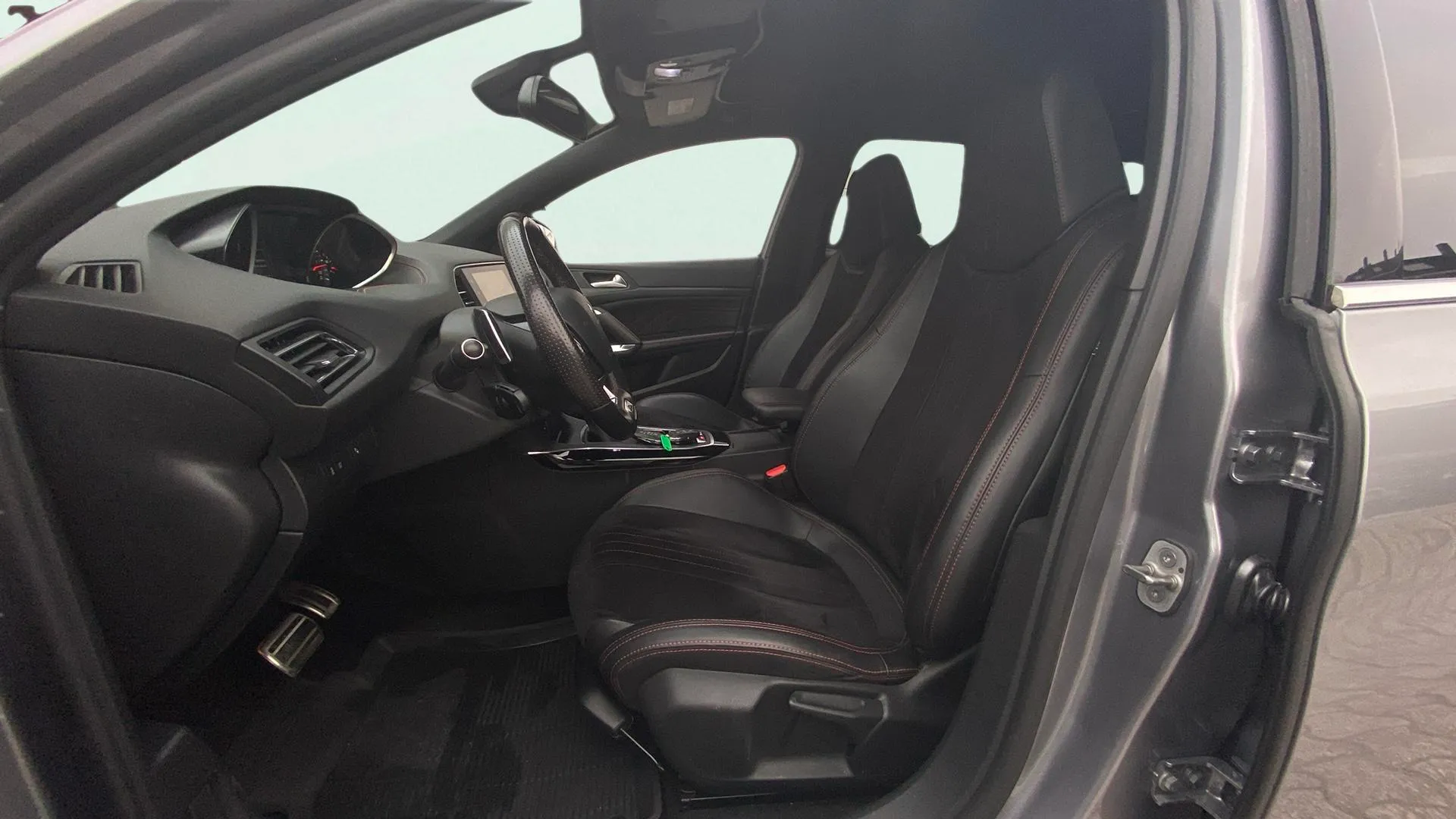 Peugeot 308 SW GT EAT6 - foto 16
