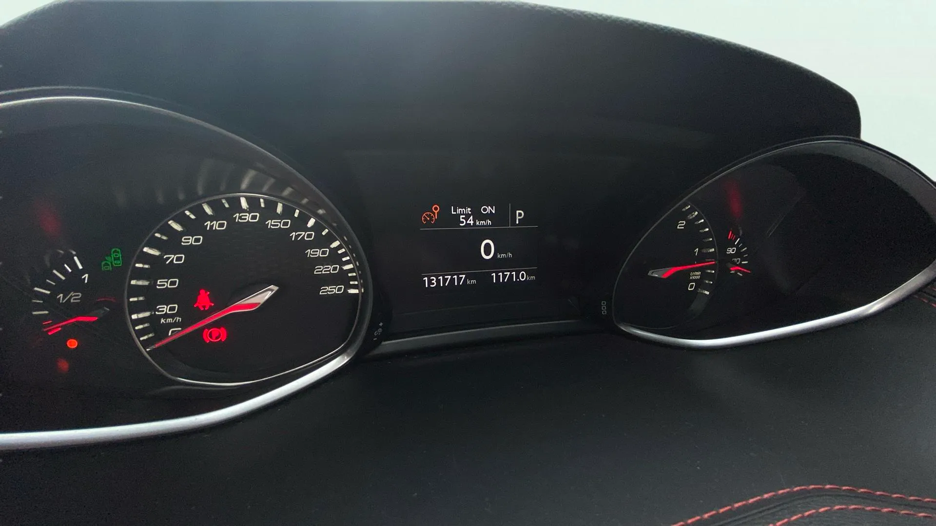 Peugeot 308 SW GT EAT6 - foto 10