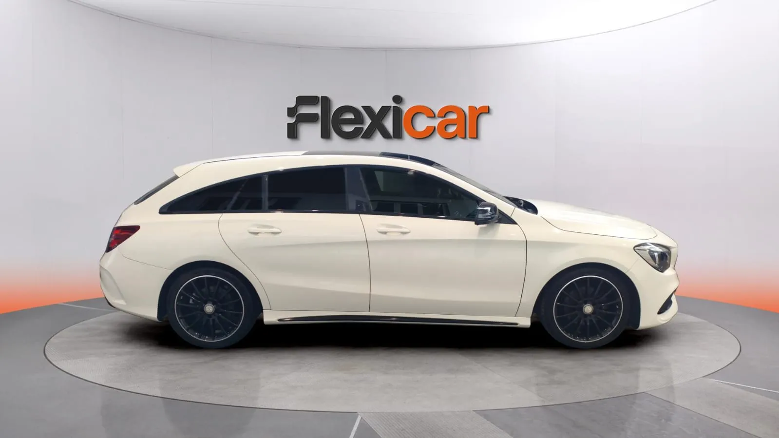 Mercedes-Benz CLA 200 d Shooting Brake - foto 2
