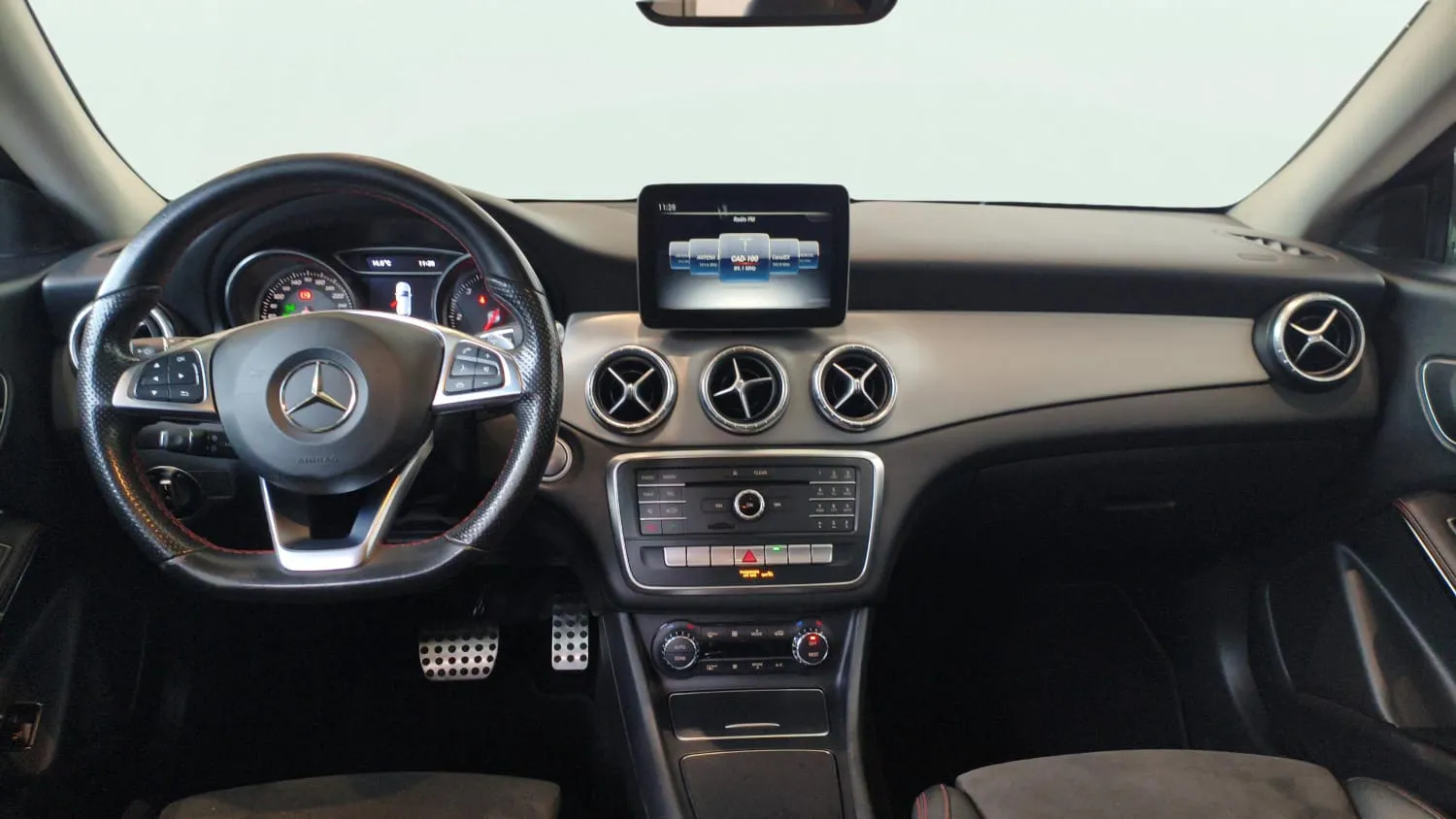Mercedes-Benz CLA 200 d Shooting Brake - foto 8