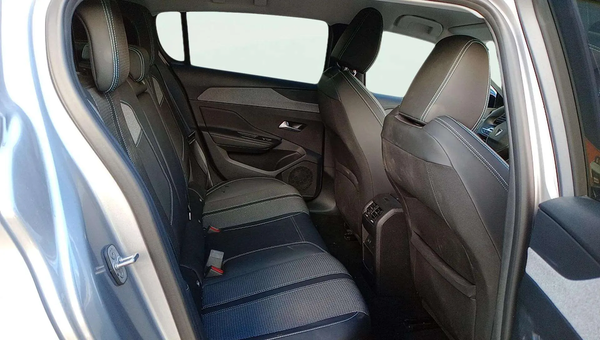 Peugeot 308 Allure PureTech 130 - foto 16