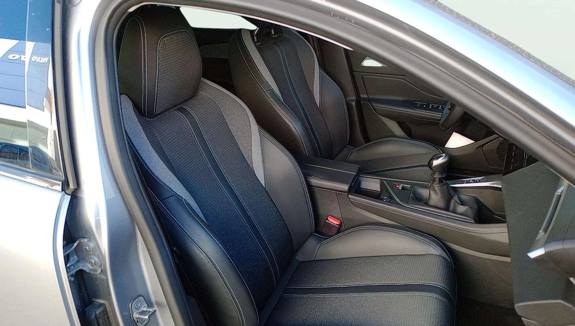 Peugeot 308 Allure PureTech 130 - foto 17