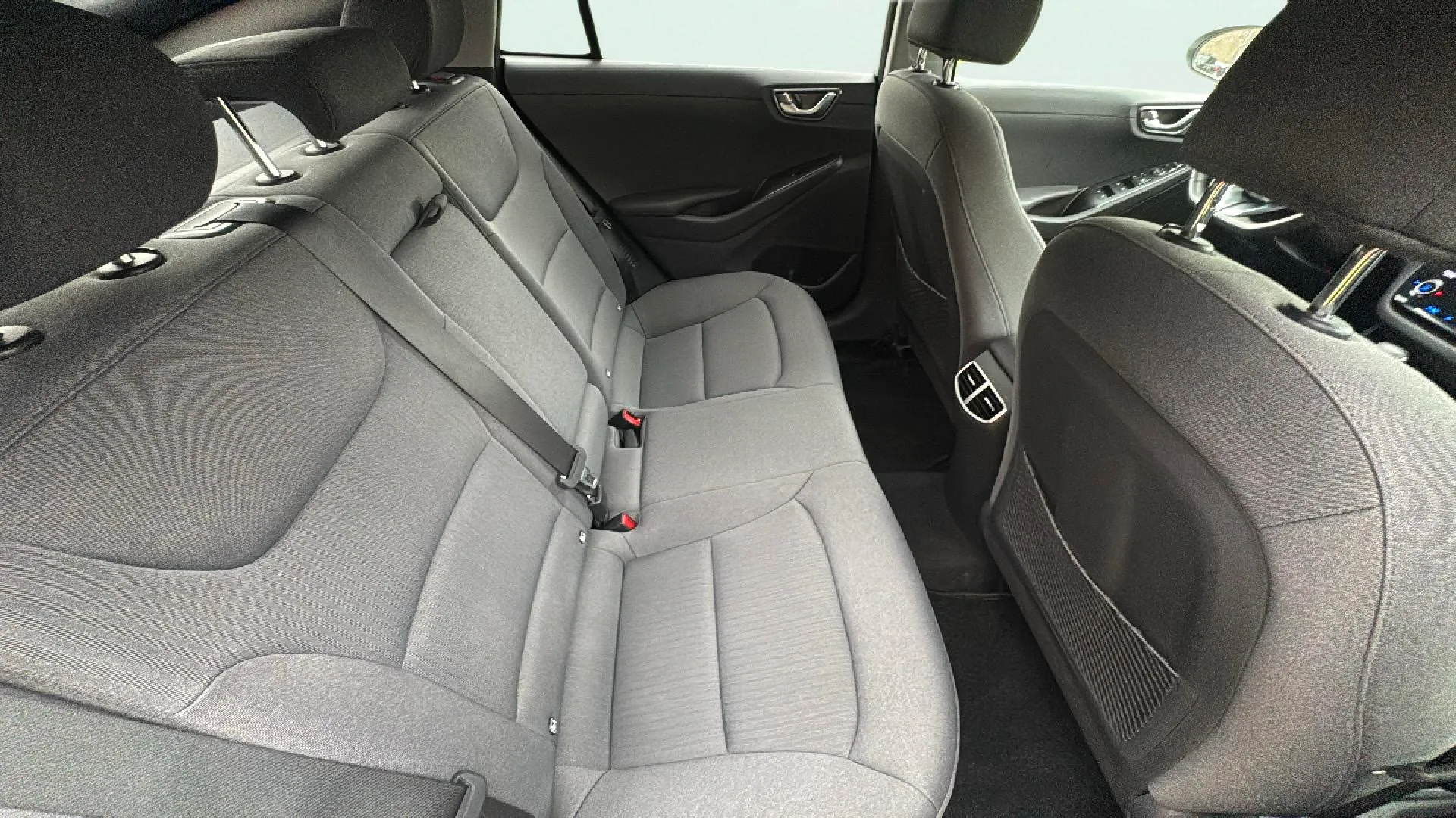 Hyundai Ioniq 1.6 GDI PHEV Style DCT - foto 13