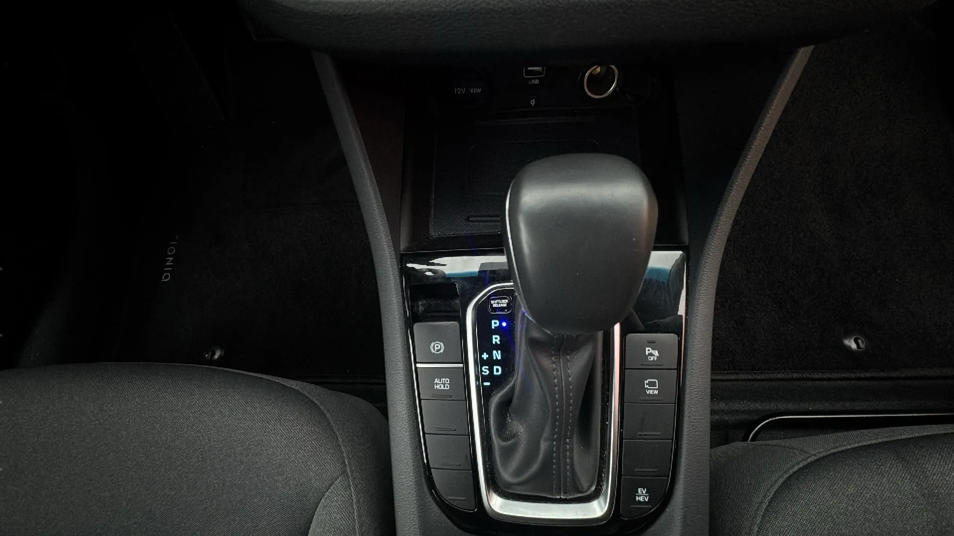 Hyundai Ioniq 1.6 GDI PHEV Style DCT - foto 18