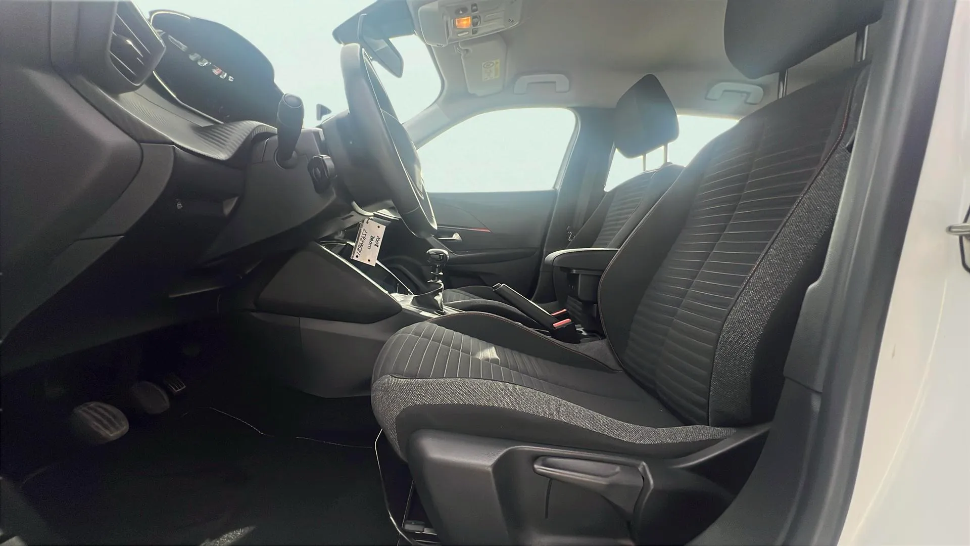 Peugeot 2008 Active Pack PureTech 100 BVM6 - foto 9