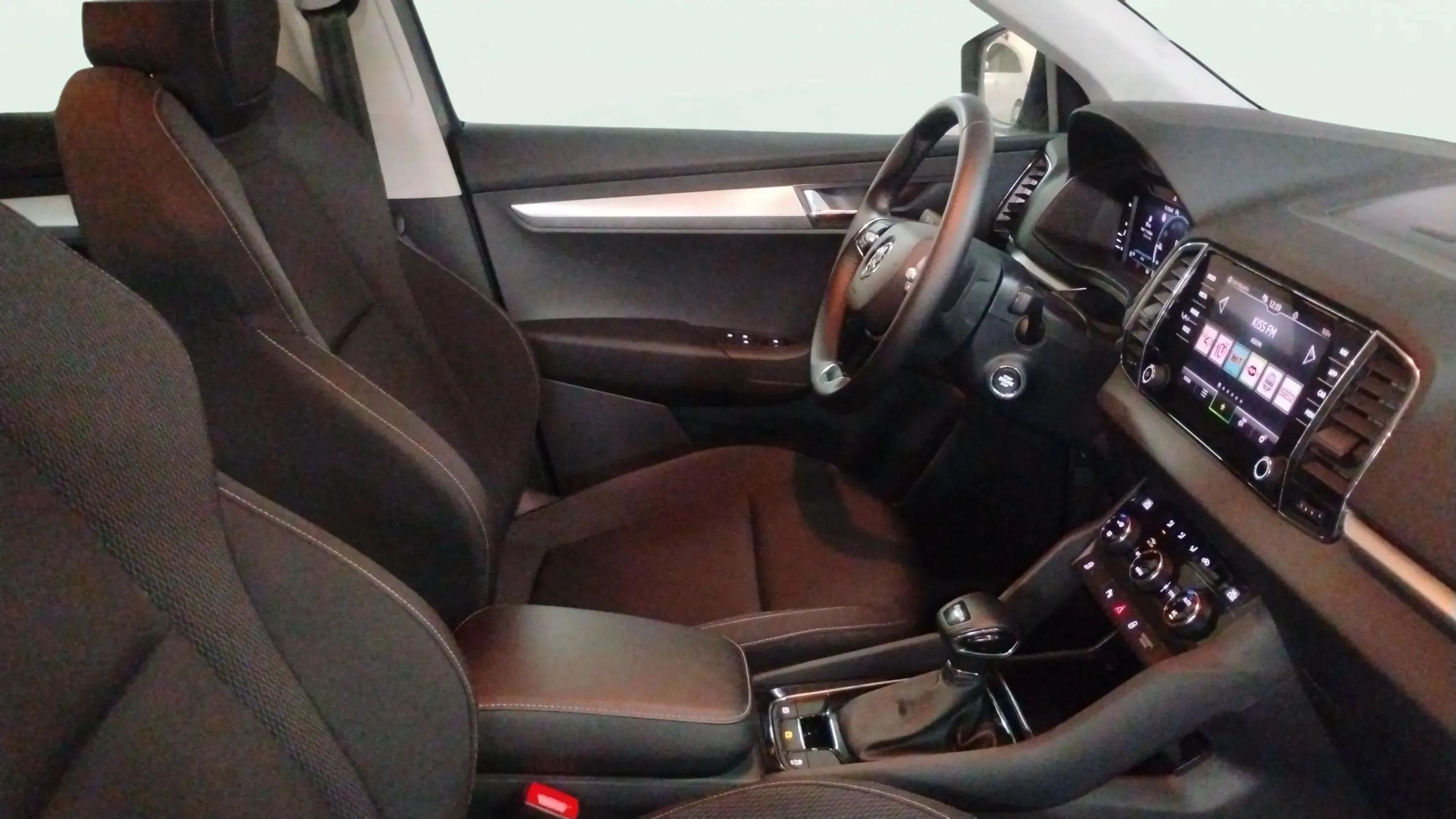 Škoda Karoq 1.5 TSI DSG ACT Ambition - foto 10