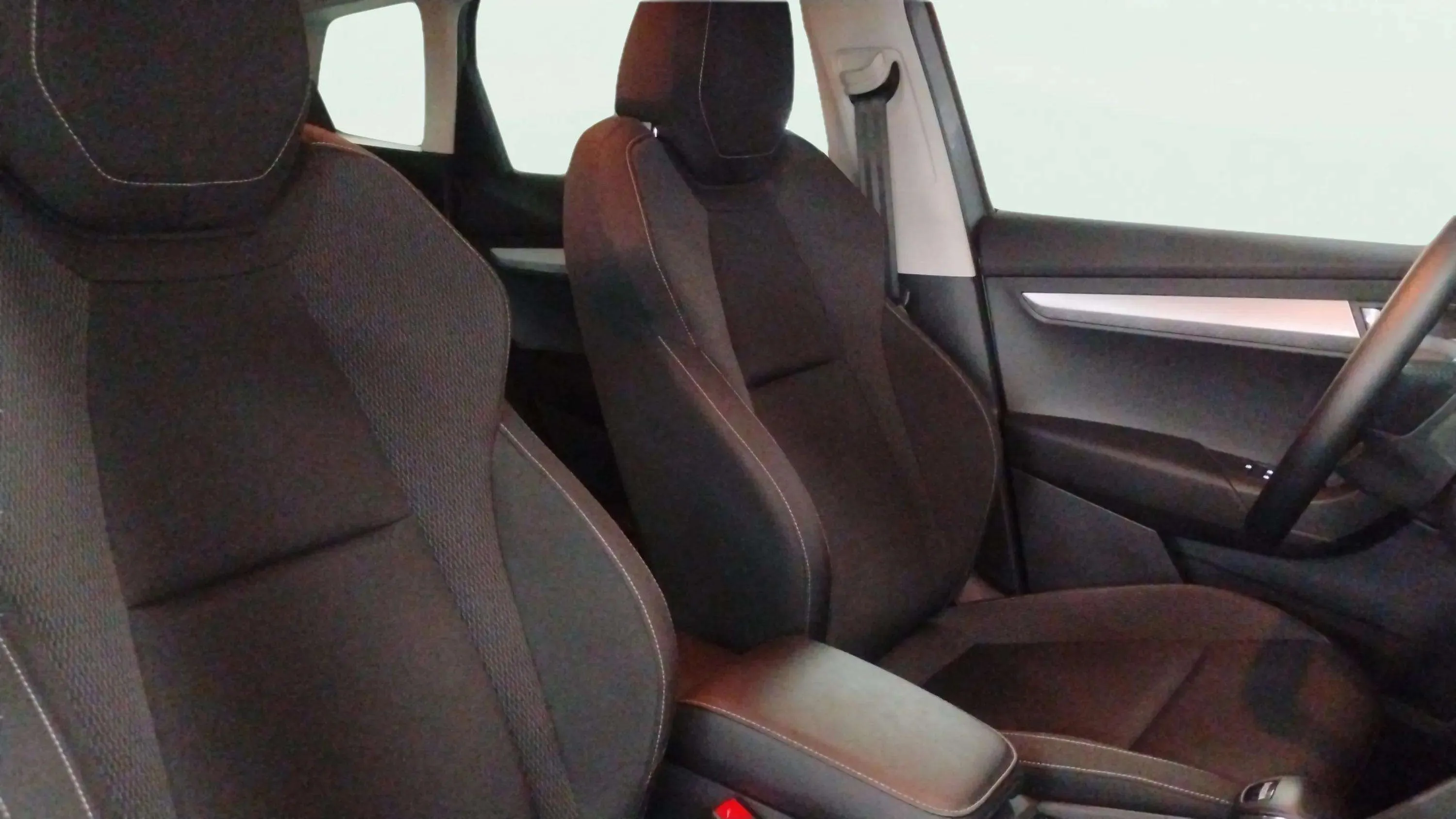 Škoda Karoq 1.5 TSI DSG ACT Ambition - foto 11