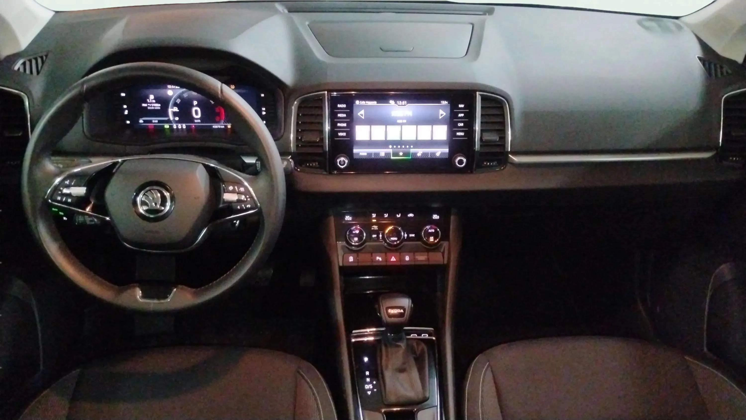 Škoda Karoq 1.5 TSI DSG ACT Ambition - foto 18