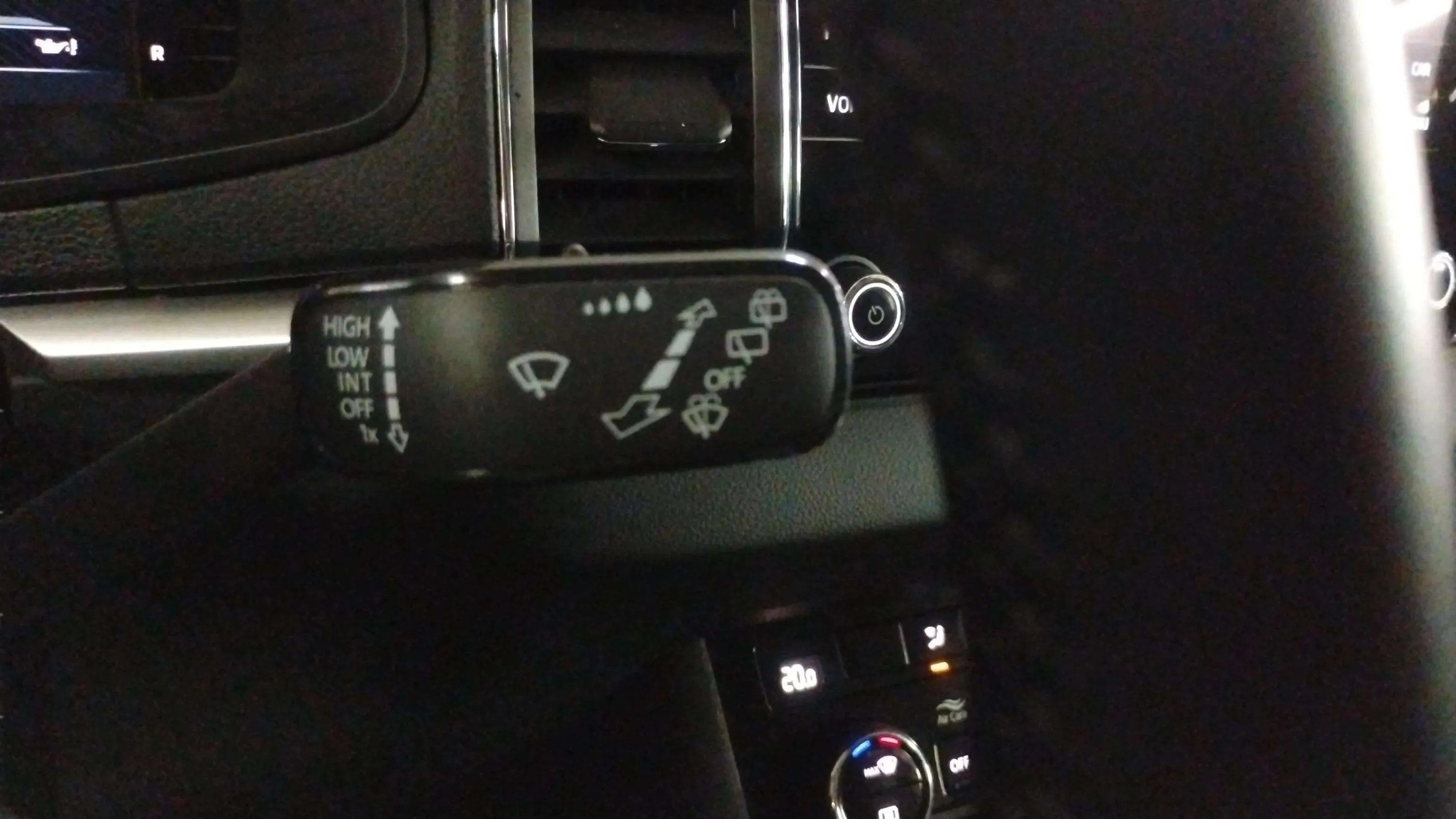 Škoda Karoq 1.5 TSI DSG ACT Ambition - foto 24