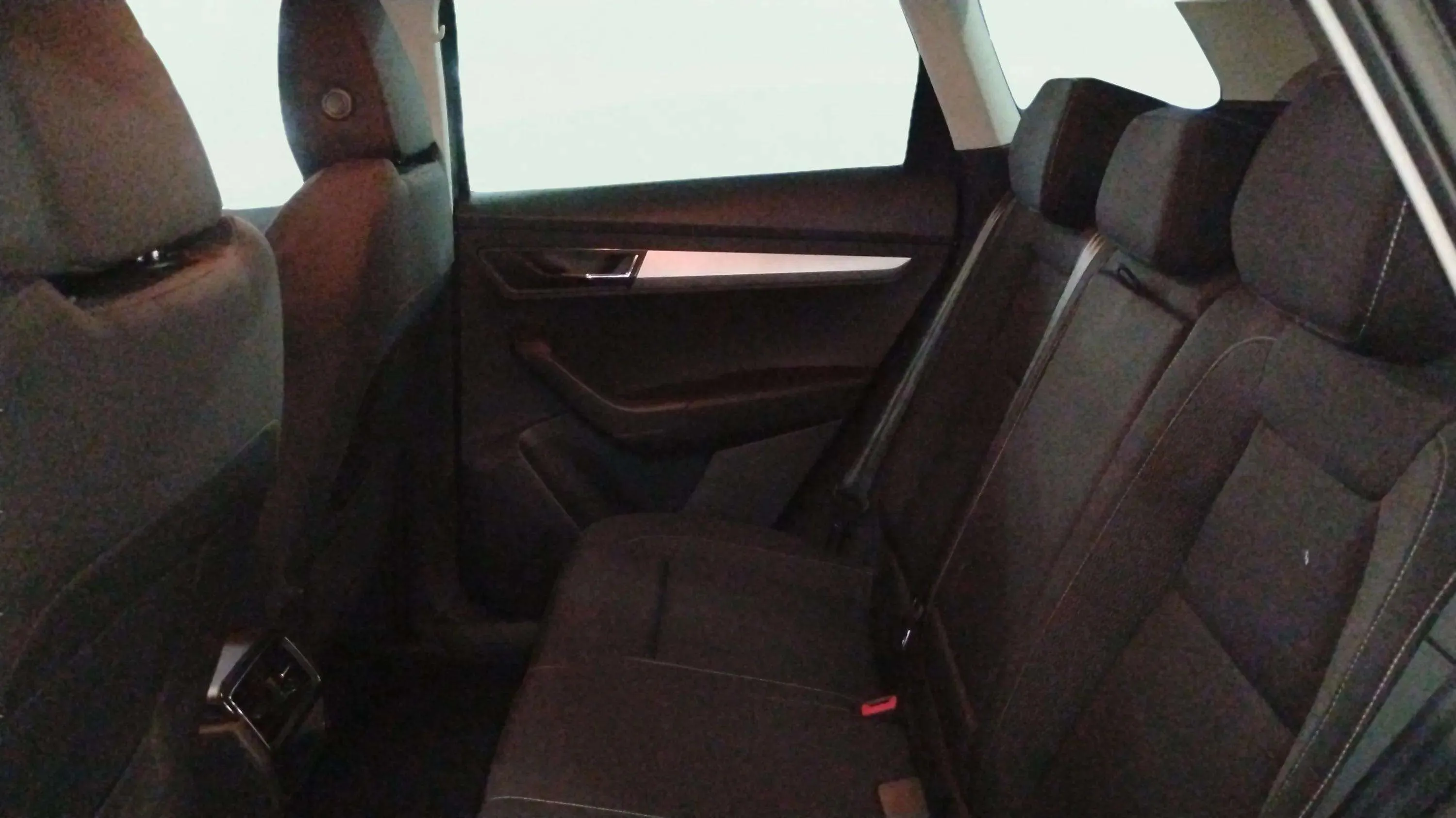 Škoda Karoq 1.5 TSI DSG ACT Ambition - foto 13