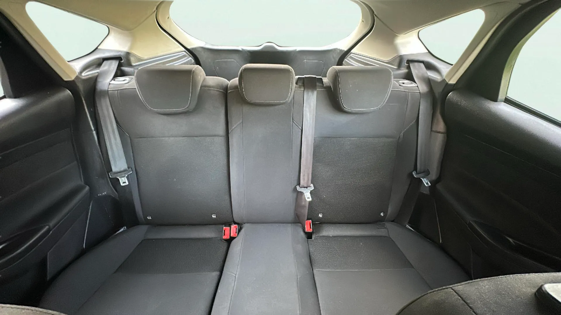 Ford Focus 1.0 EcoBoost Trend - foto 12
