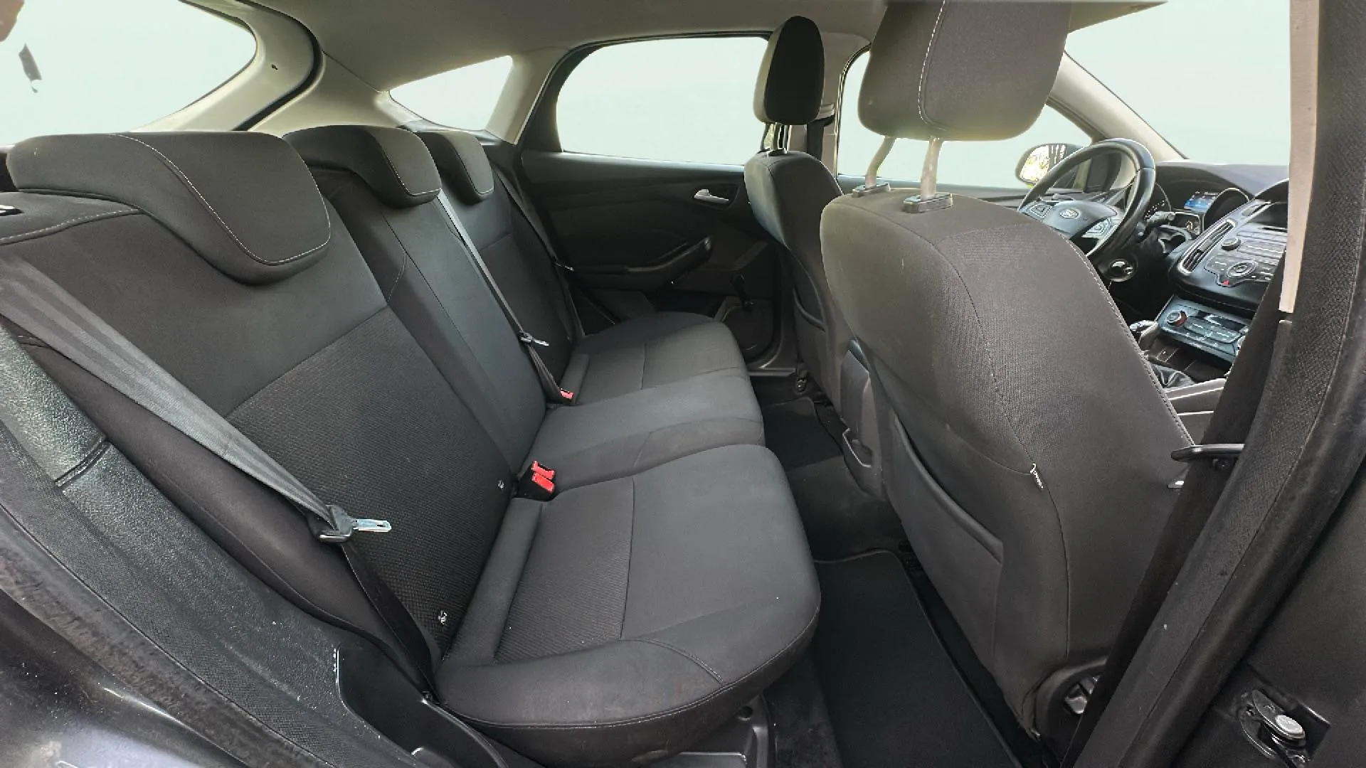 Ford Focus 1.0 EcoBoost Trend - foto 11