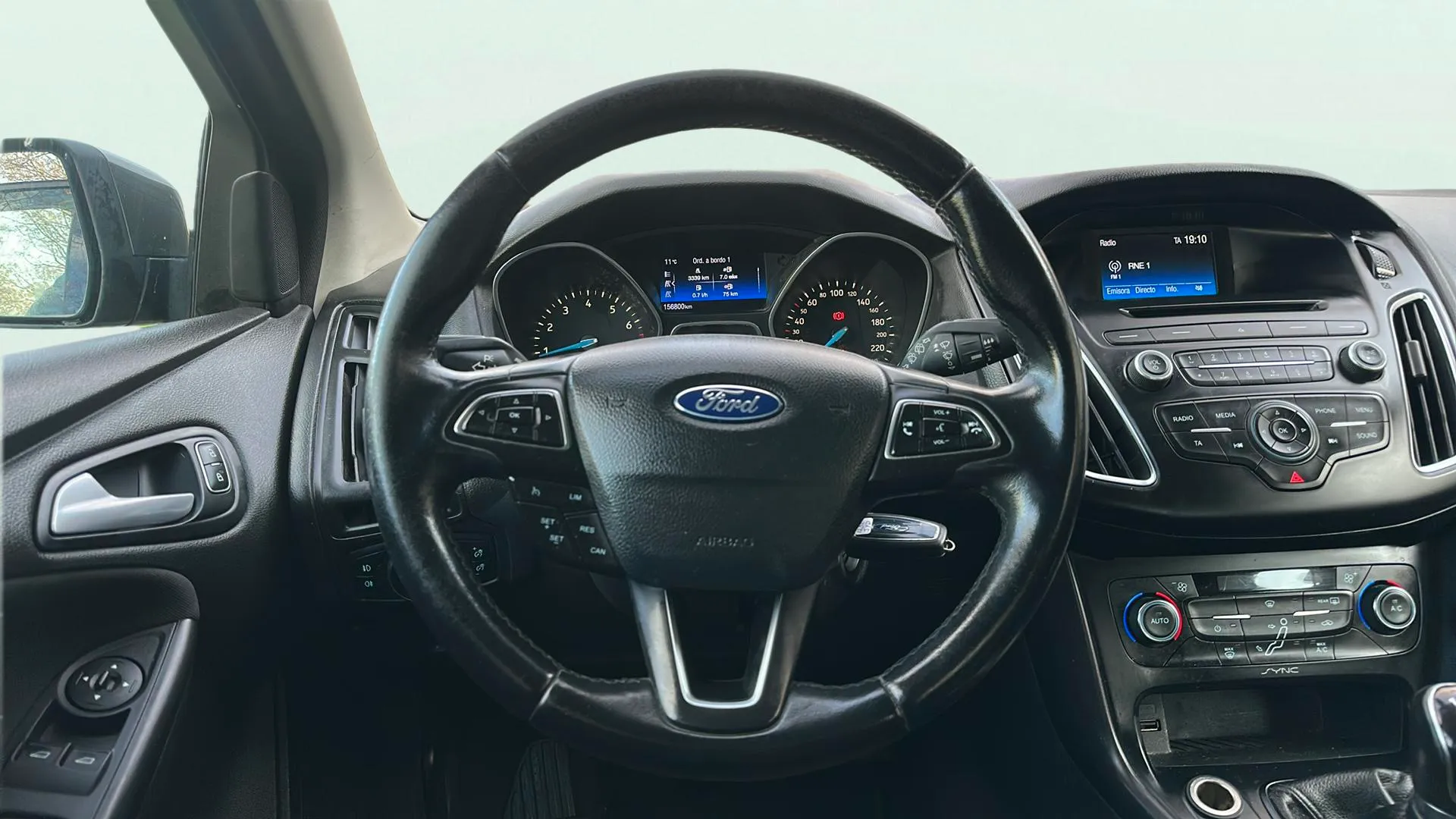 Ford Focus 1.0 EcoBoost Trend - foto 8