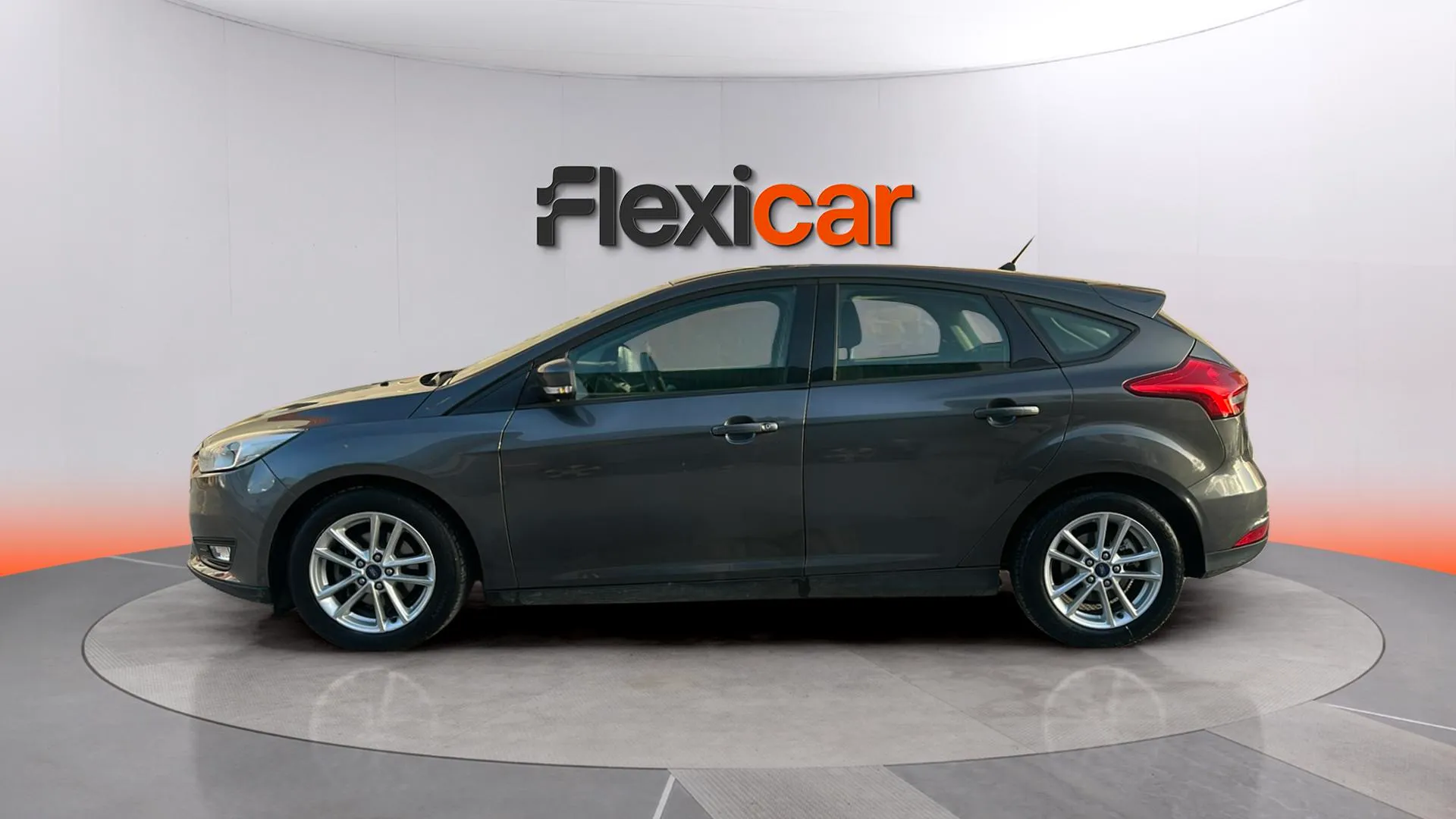 Ford Focus 1.0 EcoBoost Trend - foto 4