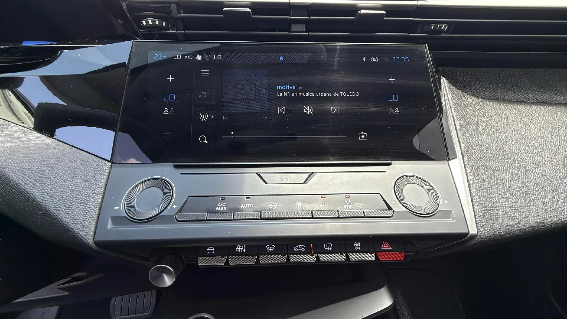 Peugeot 408 Allure Hybrid 145 eDCS6 - foto 14