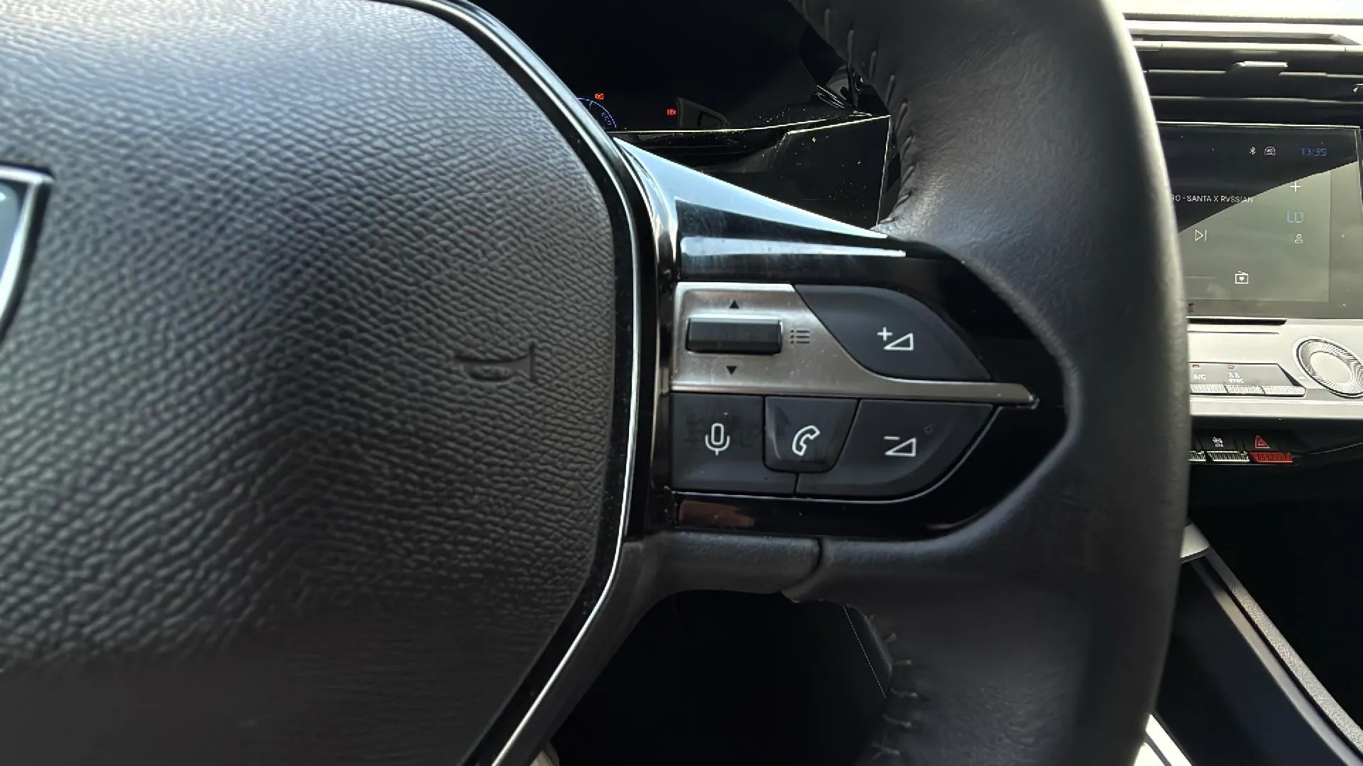 Peugeot 408 Allure Hybrid 145 eDCS6 - foto 19