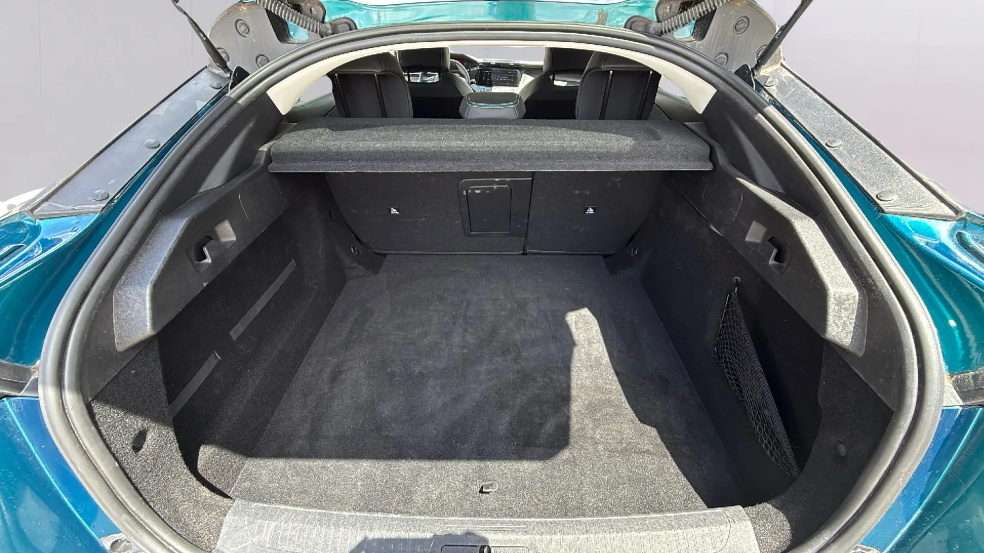 Peugeot 408 Allure Hybrid 145 eDCS6 - foto 21
