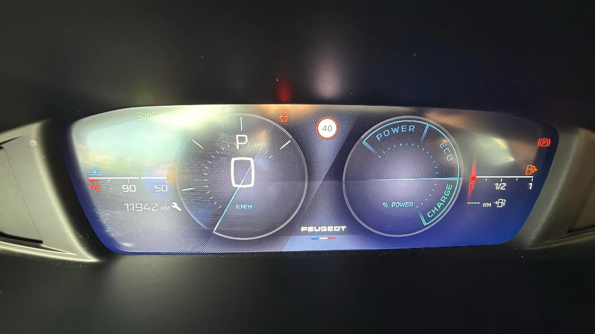 Peugeot 408 Allure Hybrid 145 eDCS6 - foto 11