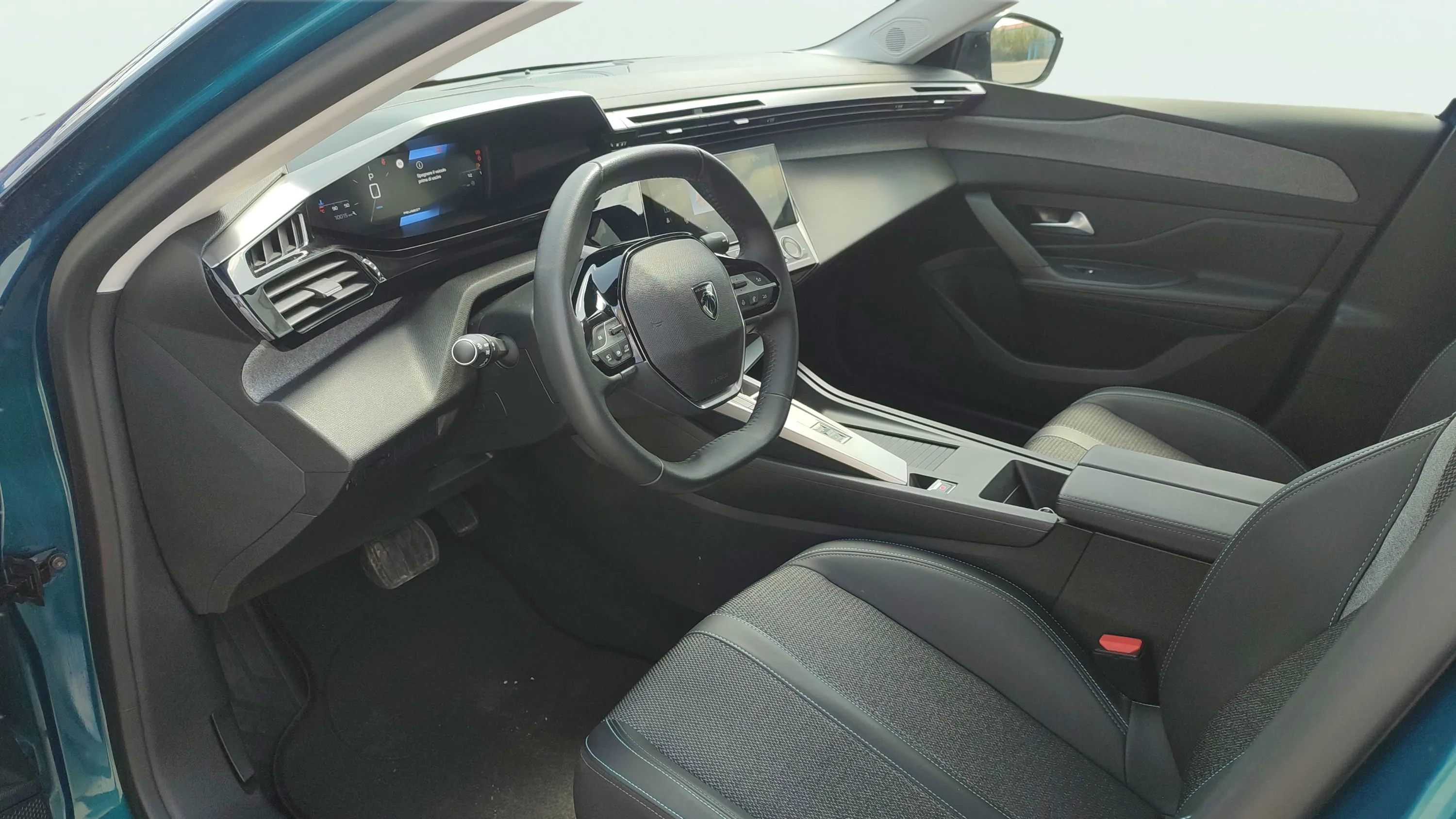 Peugeot 408 Allure Hybrid 145 eDCS6 - foto 9