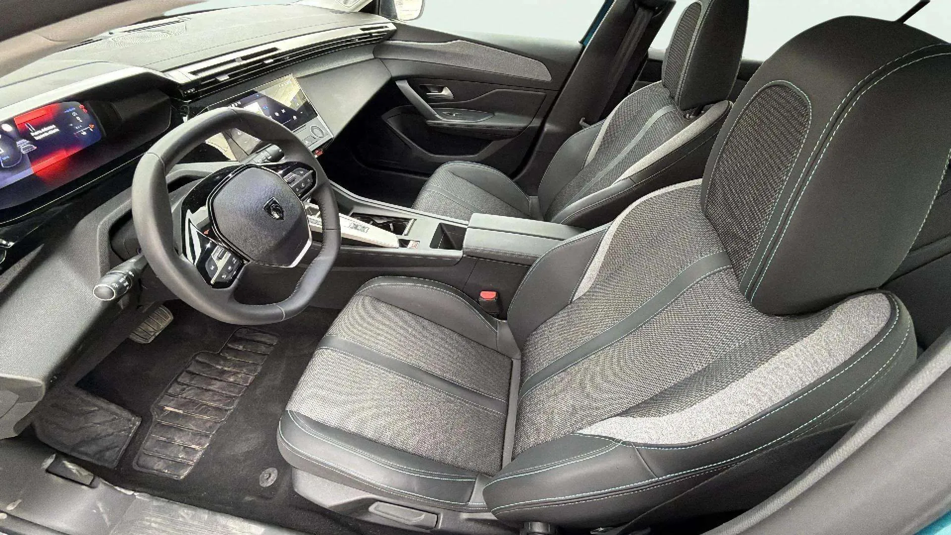 Peugeot 408 Allure Hybrid 136 eDCS6 - foto 9