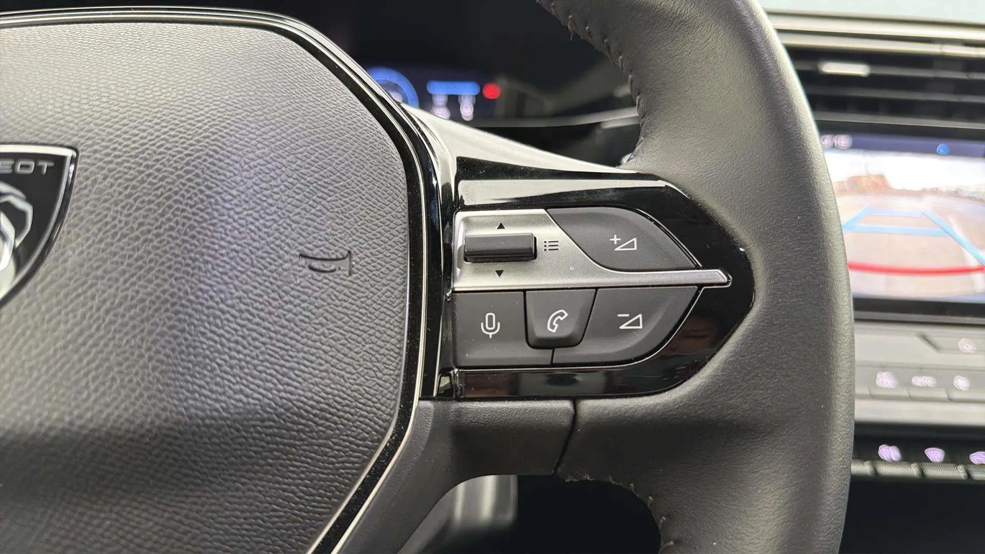 Peugeot 408 Allure Hybrid 136 eDCS6 - foto 12