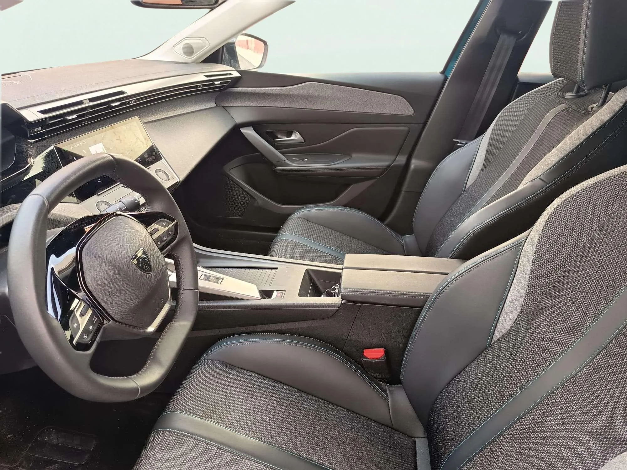 Peugeot 408 Allure Hybrid 145 eDCS6 - foto 9