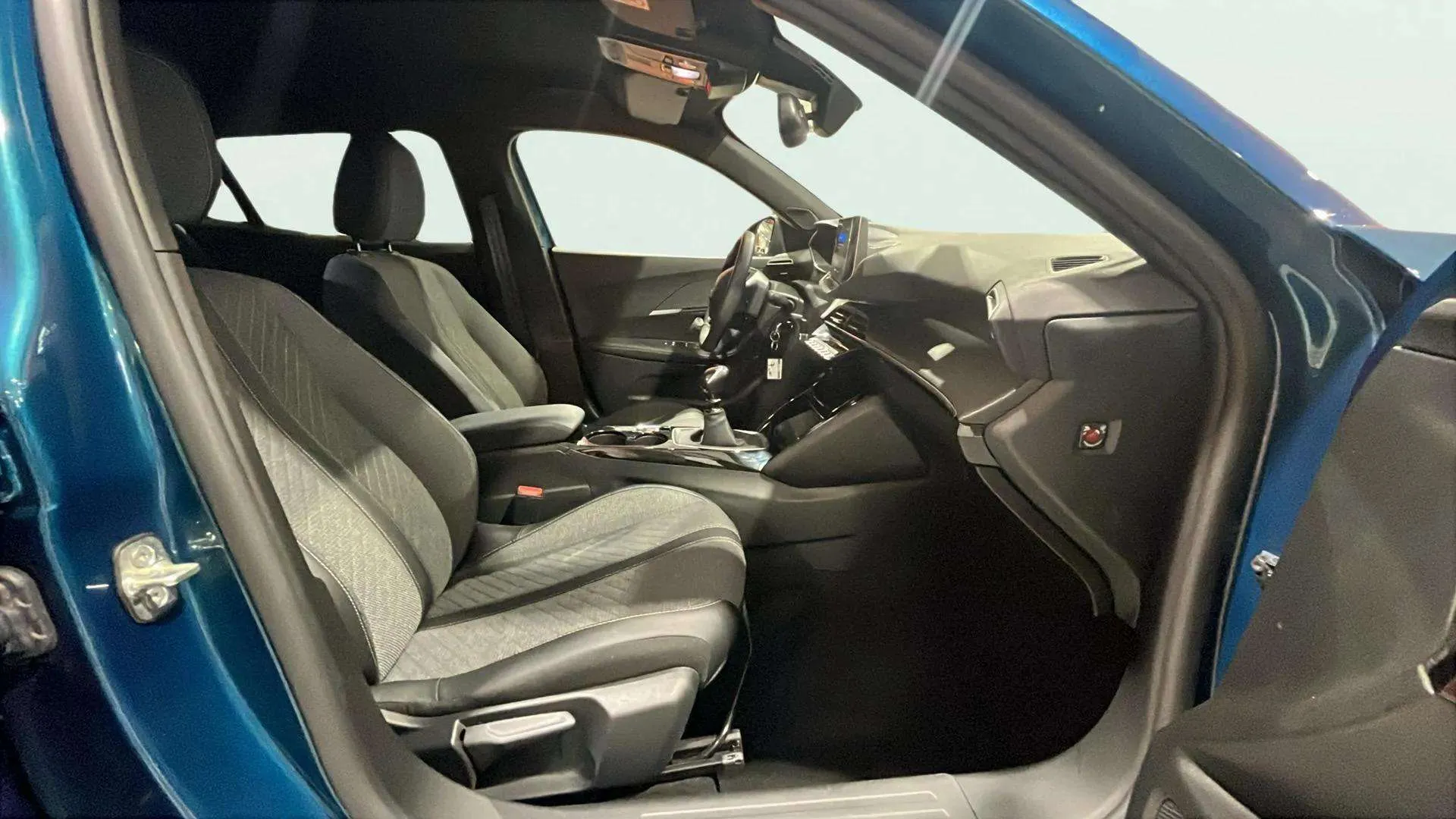 Peugeot 2008 Allure Gasolina 100 - foto 24