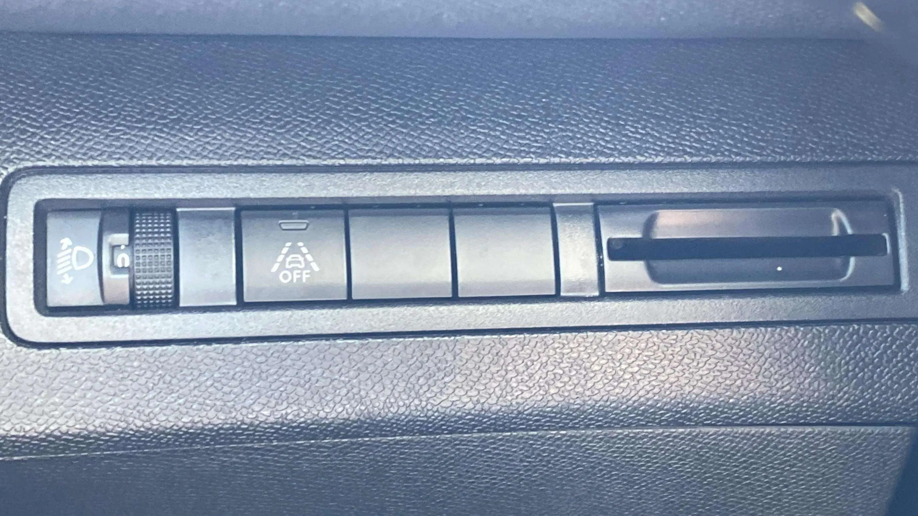 Peugeot 3008 1.2 PureTech Allure EAT8 - foto 23