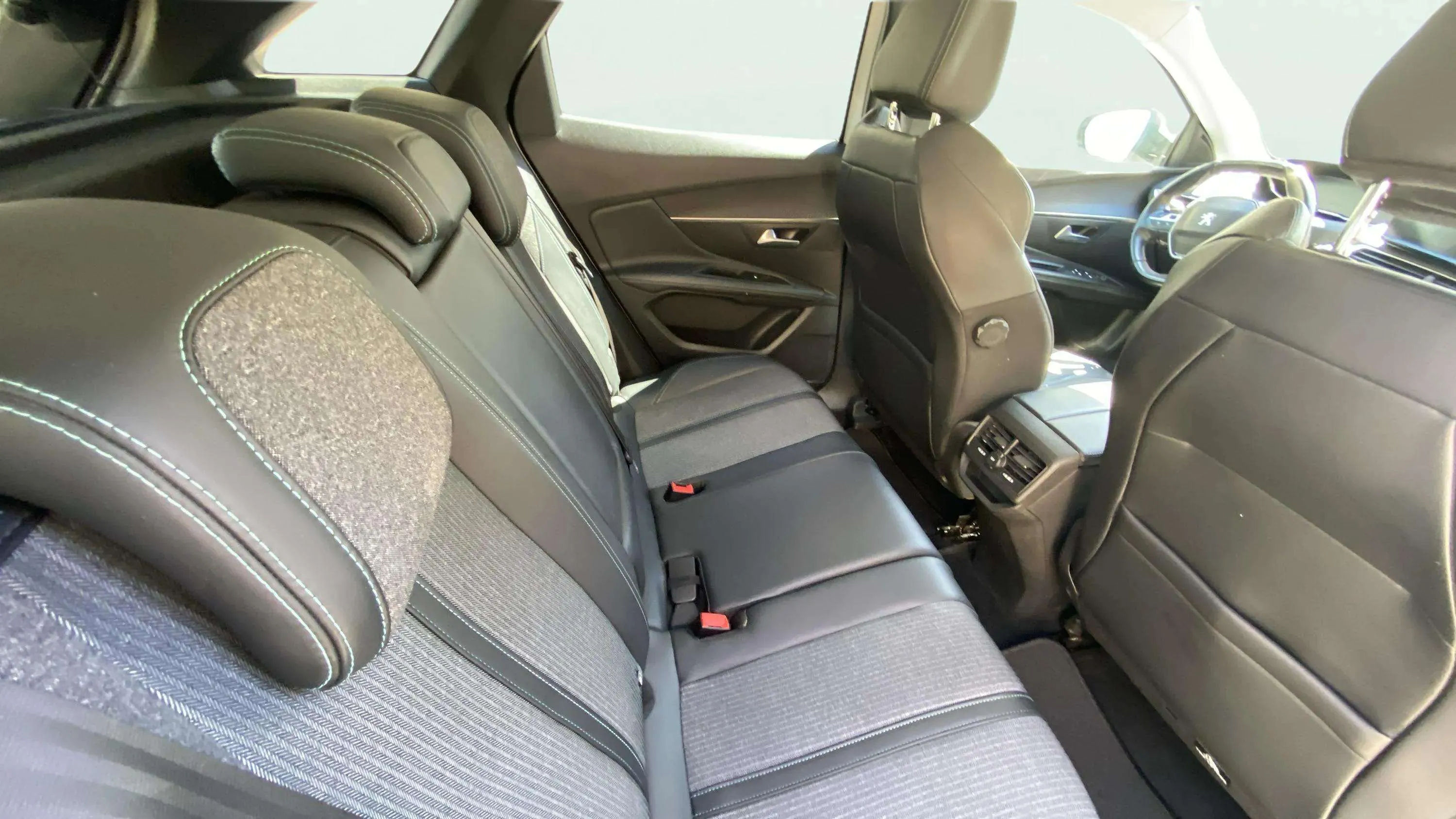 Peugeot 3008 1.2 PureTech Allure EAT8 - foto 16