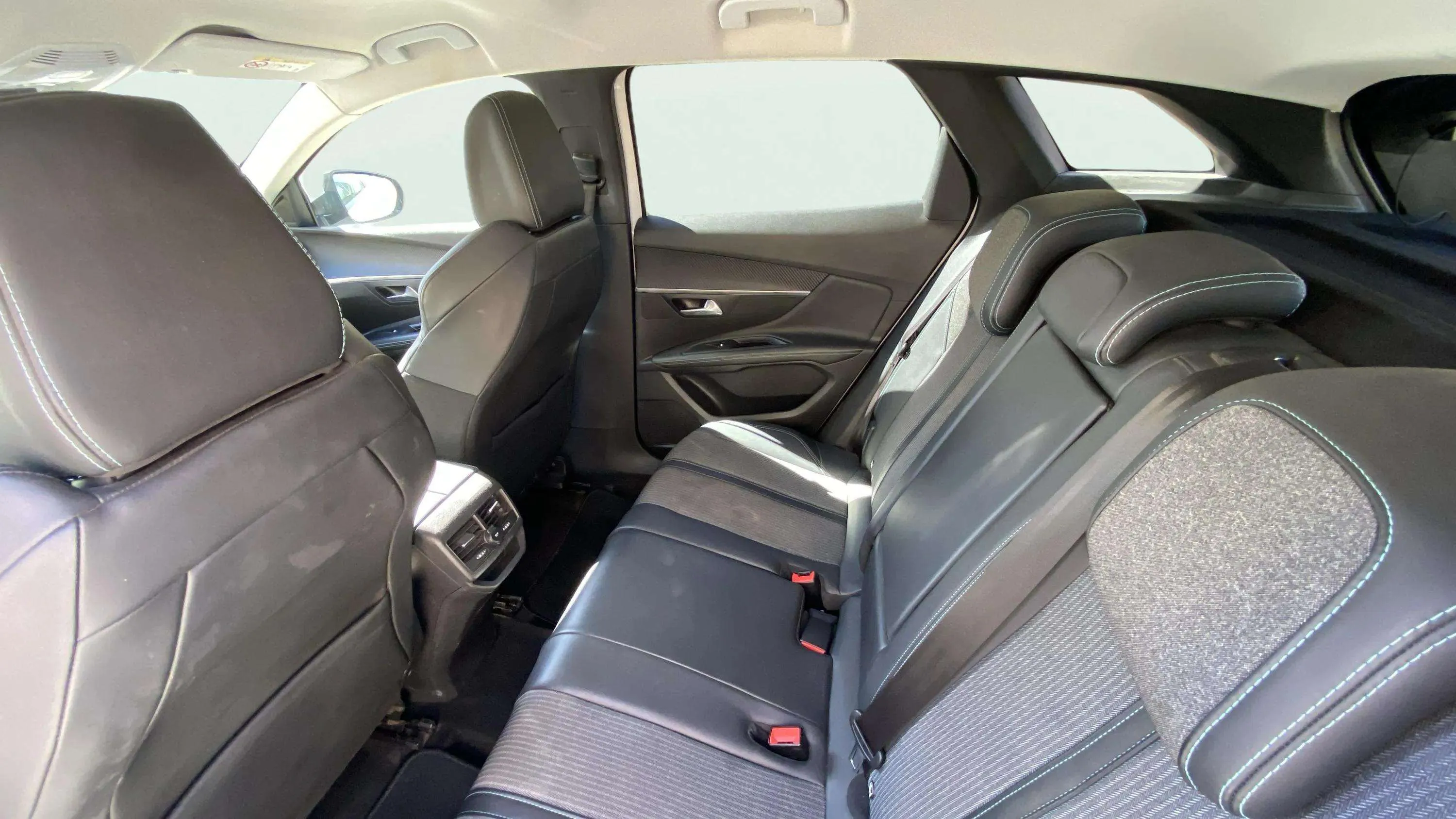 Peugeot 3008 1.2 PureTech Active Pack EAT8 - foto 14