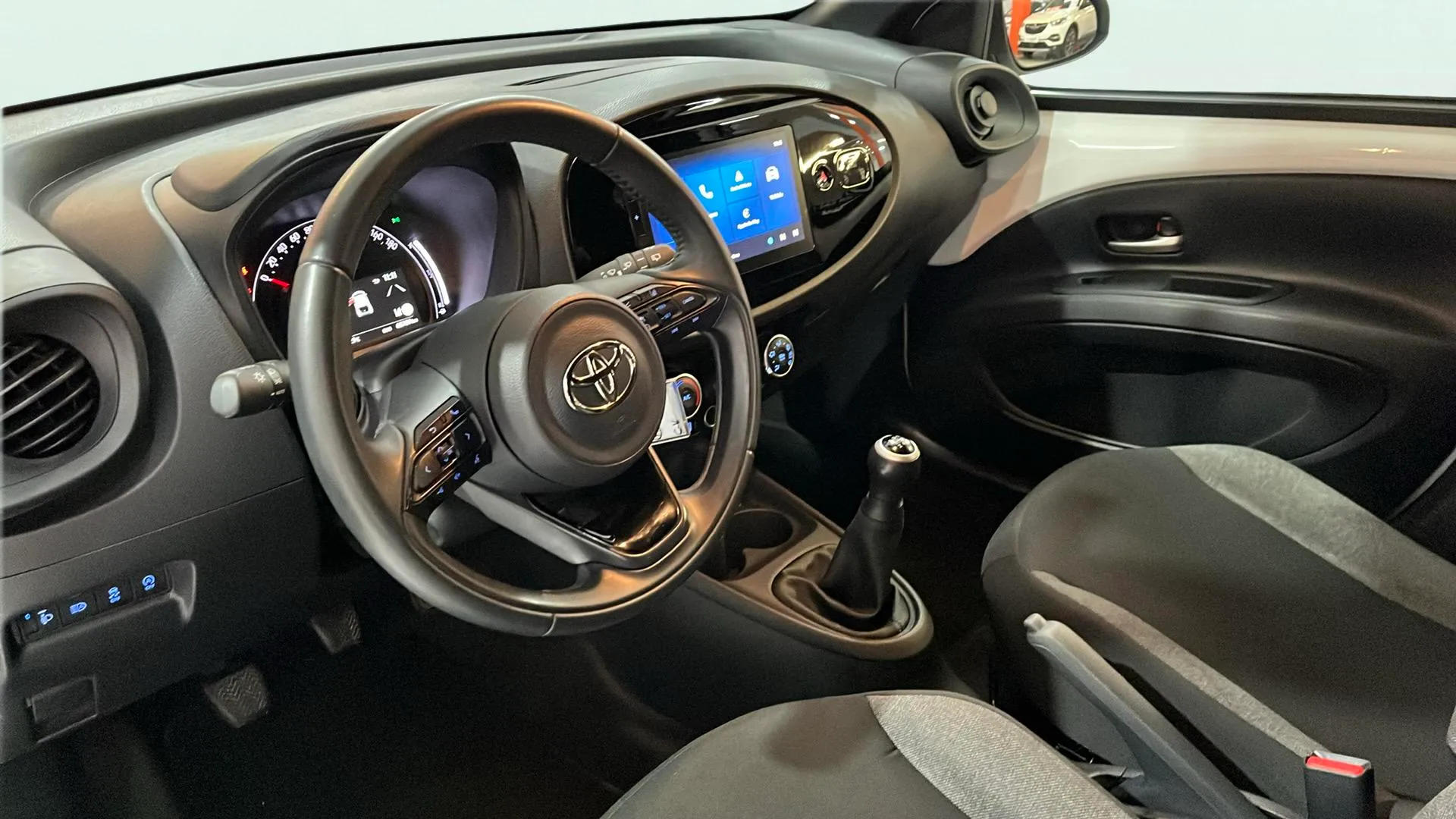 Toyota Aygo X 1.0 VVT-I Chic - foto 9