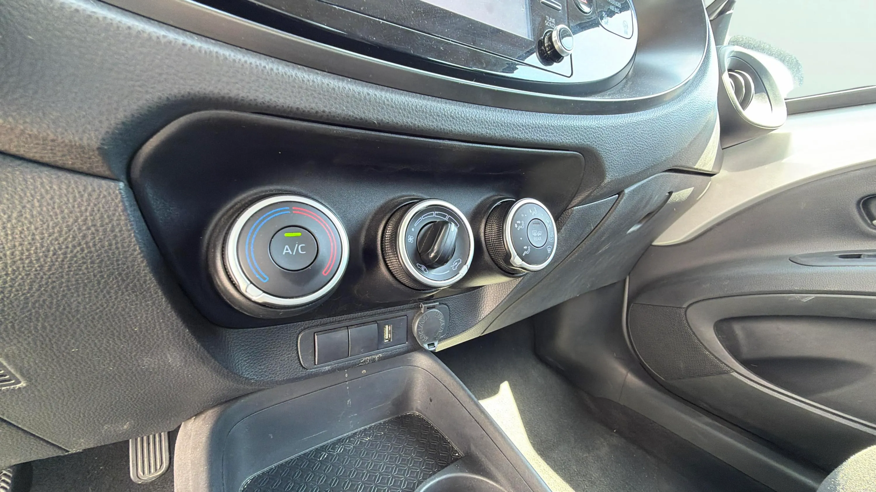 Toyota Aygo X 1.0 VVT-I Play - foto 16