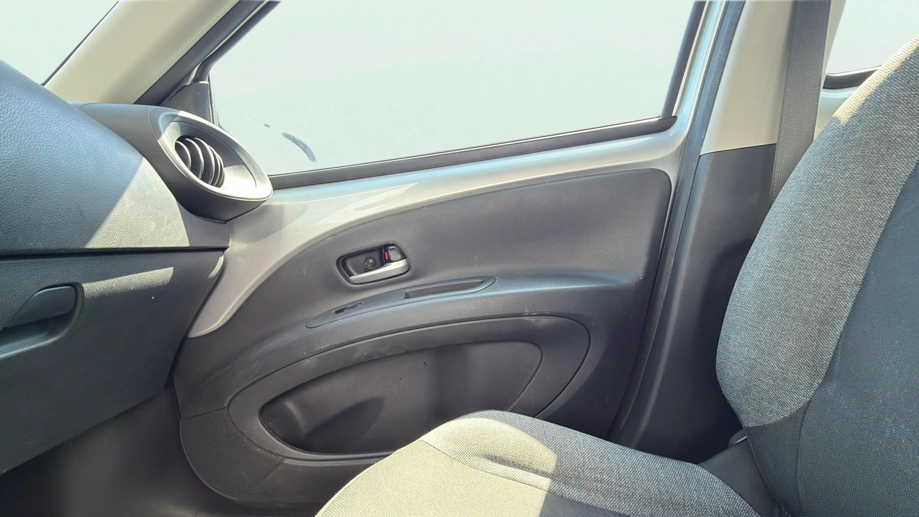 Toyota Aygo X 1.0 VVT-I Play - foto 24