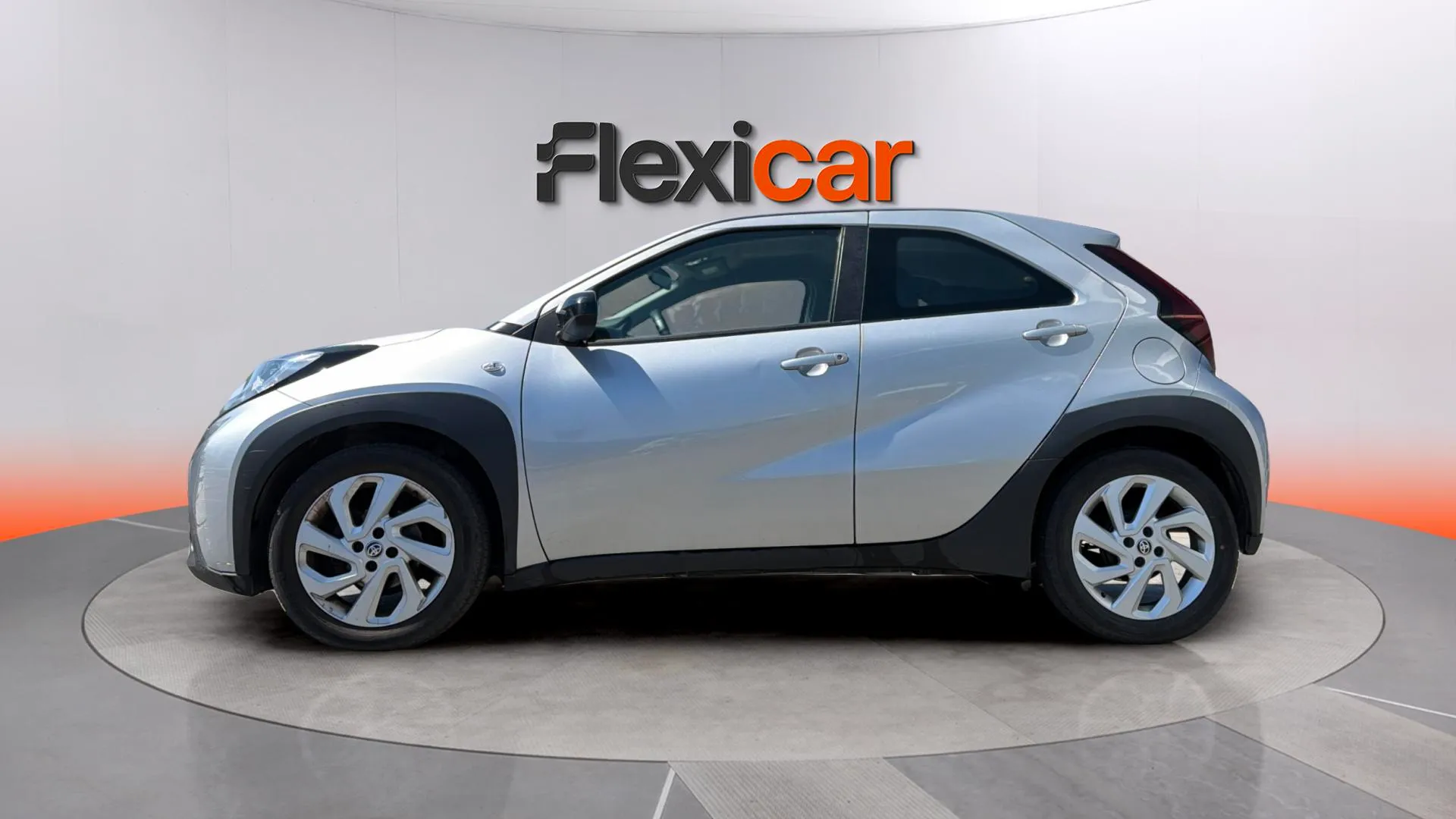 Toyota Aygo X 1.0 VVT-I Play - foto 4