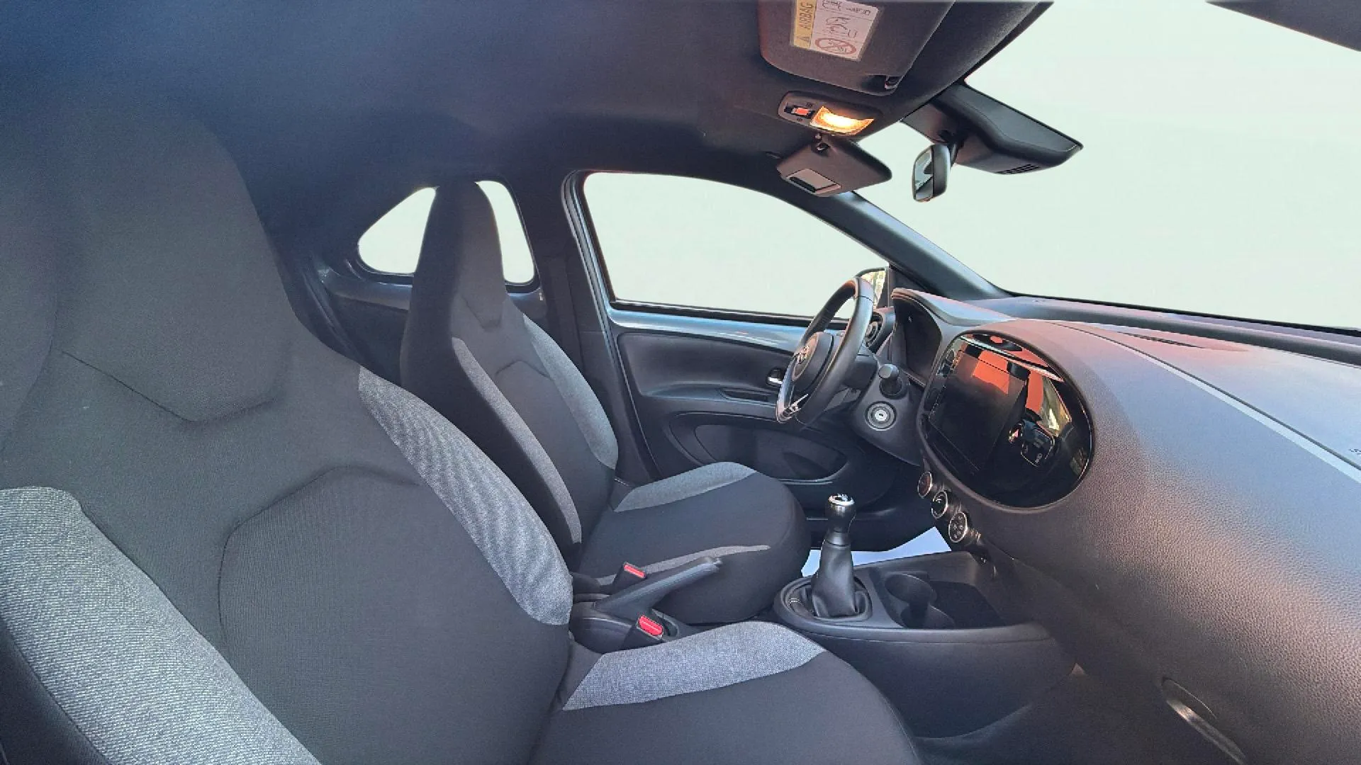 Toyota Aygo X 1.0 VVT-I Chic - foto 9