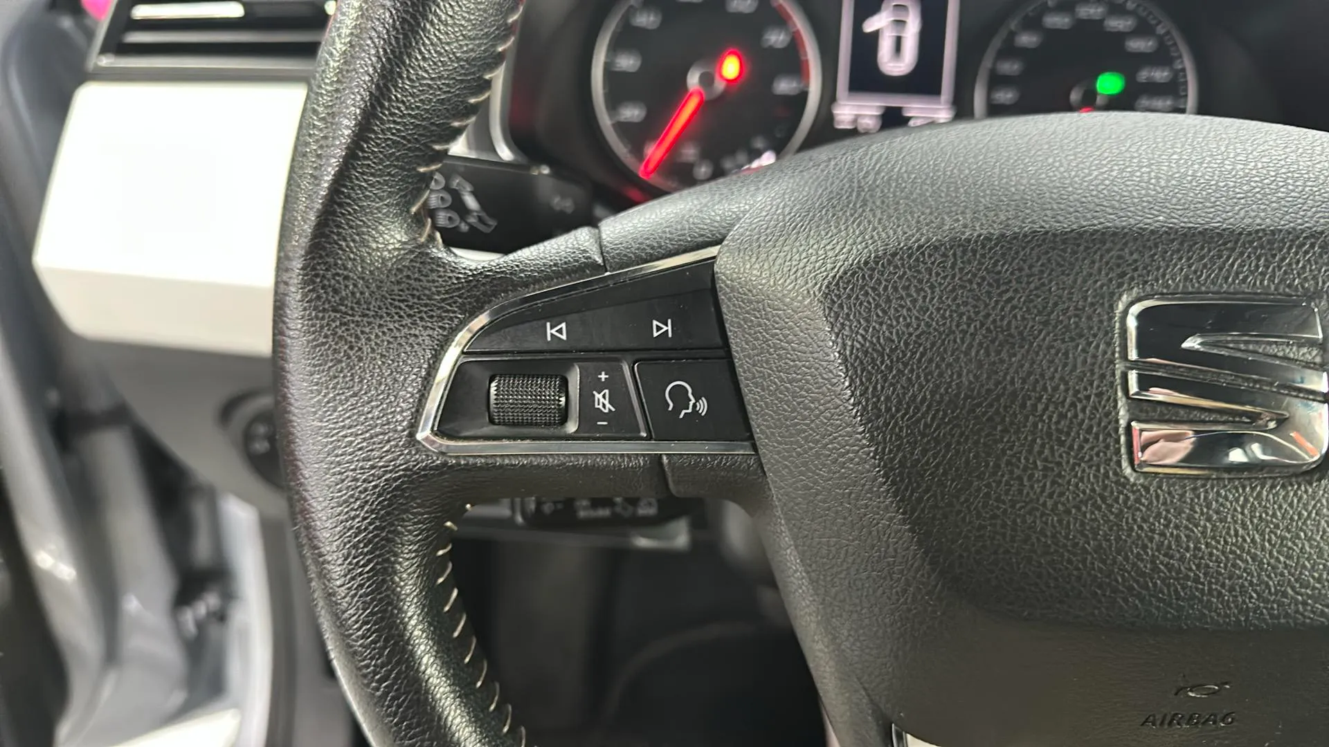 SEAT Arona 1.0 TSI DSG Xcellence Eco - foto 17