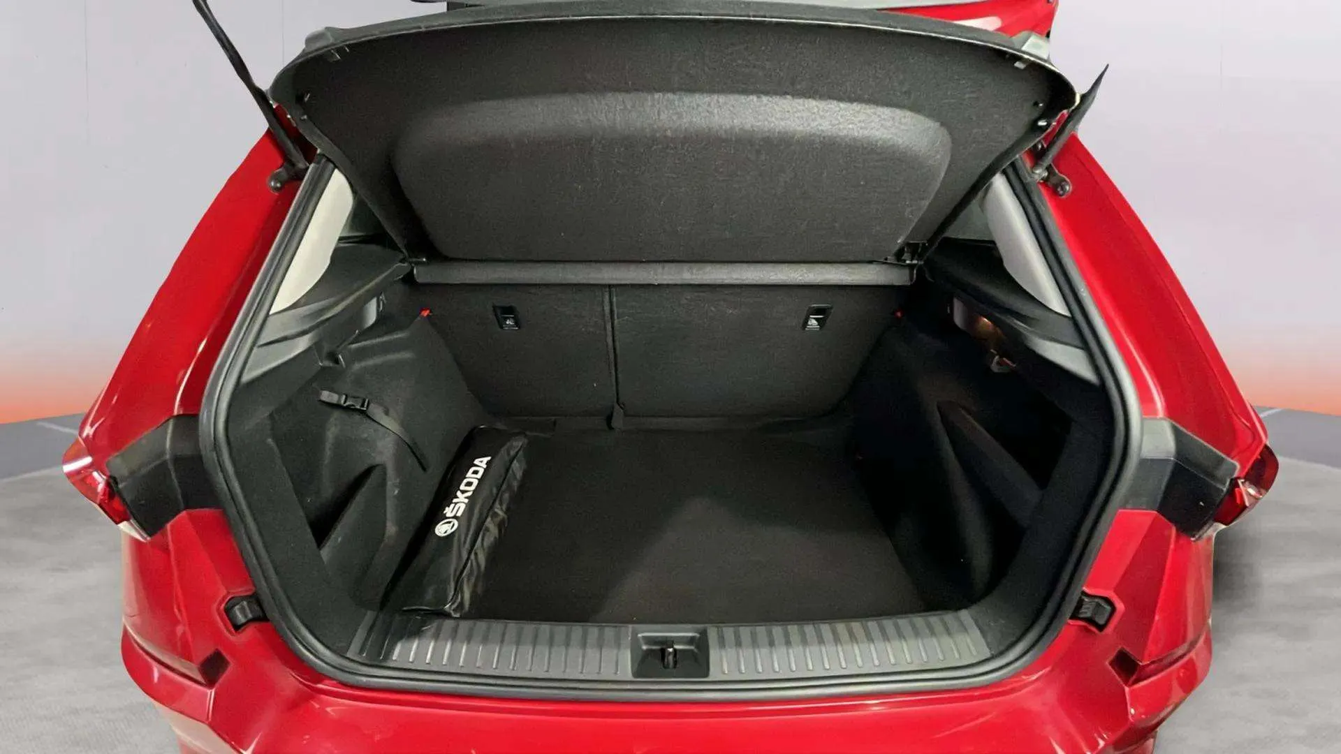Škoda Kamiq 1.5 TSI DSG Ambition - foto 9