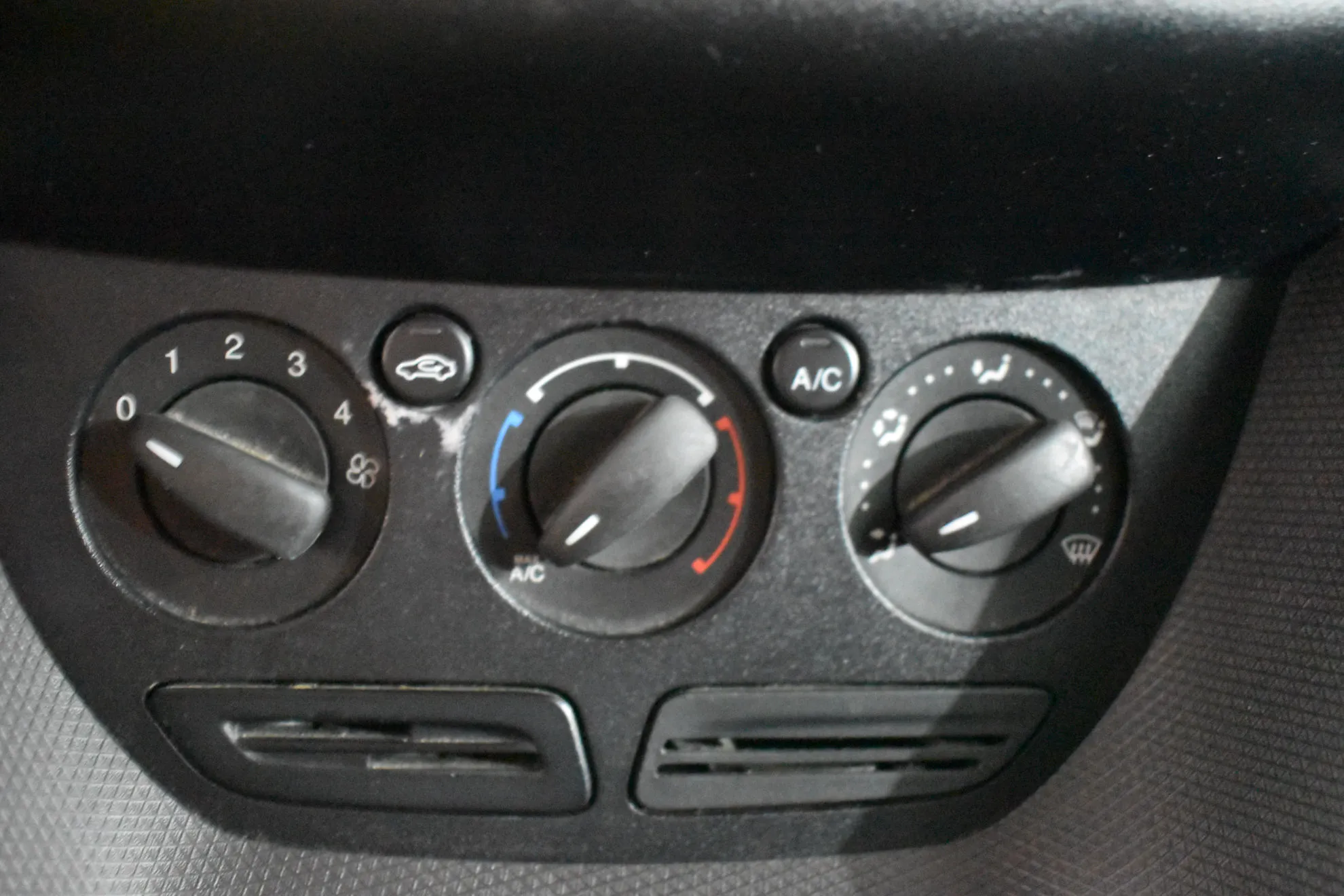 Ford Transit Connect Kombi 1.5 TDCi Ambiente 220 L1 (M1) - foto 14