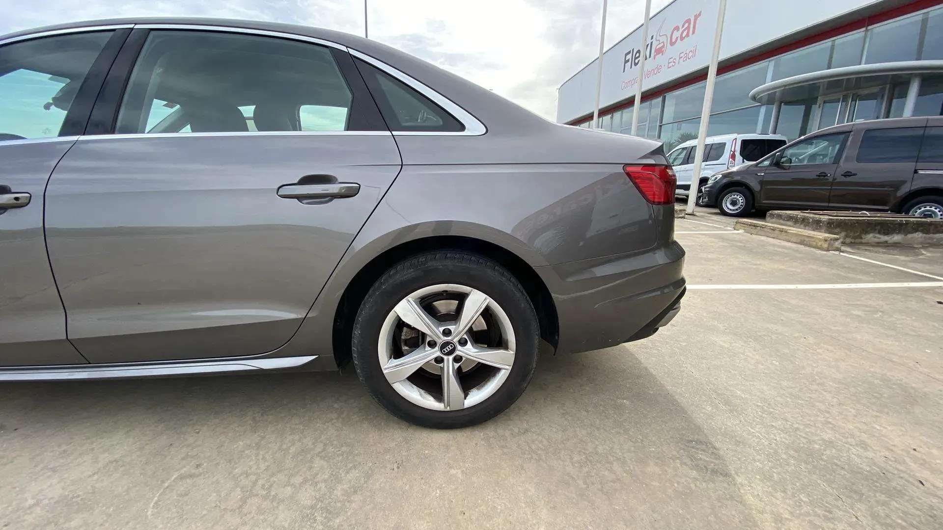 Audi A4 Advanced 30 TDI S tronic - foto 17