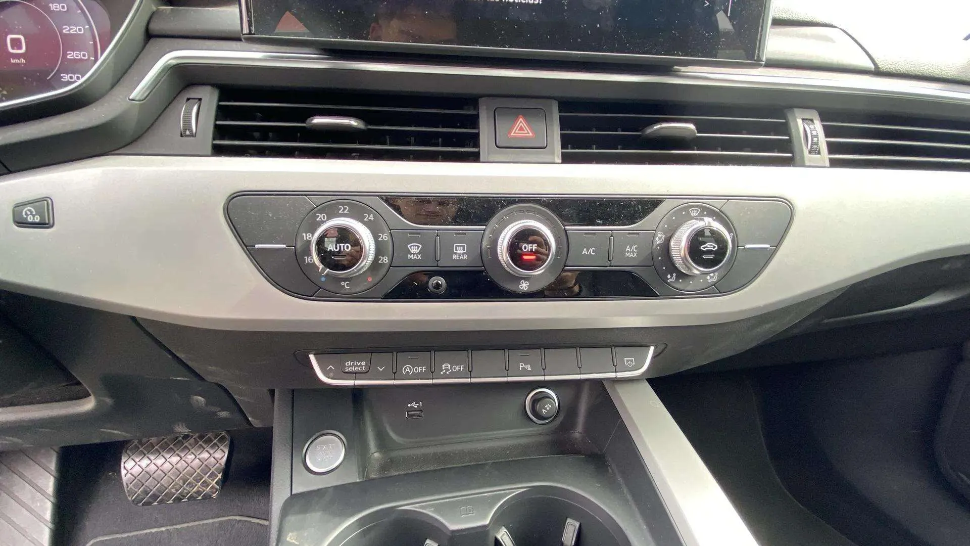 Audi A4 Advanced 30 TDI S tronic - foto 20